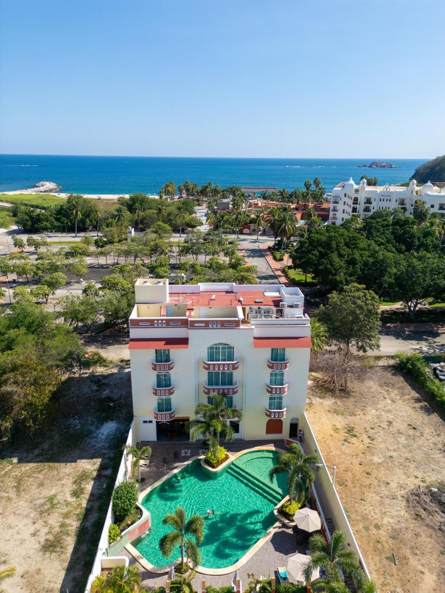Hotel Casa Danna Huatulco 3*