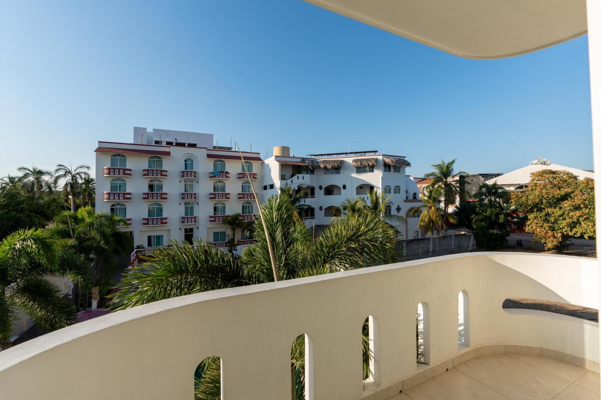 Casa Danna Huatulco Hotel