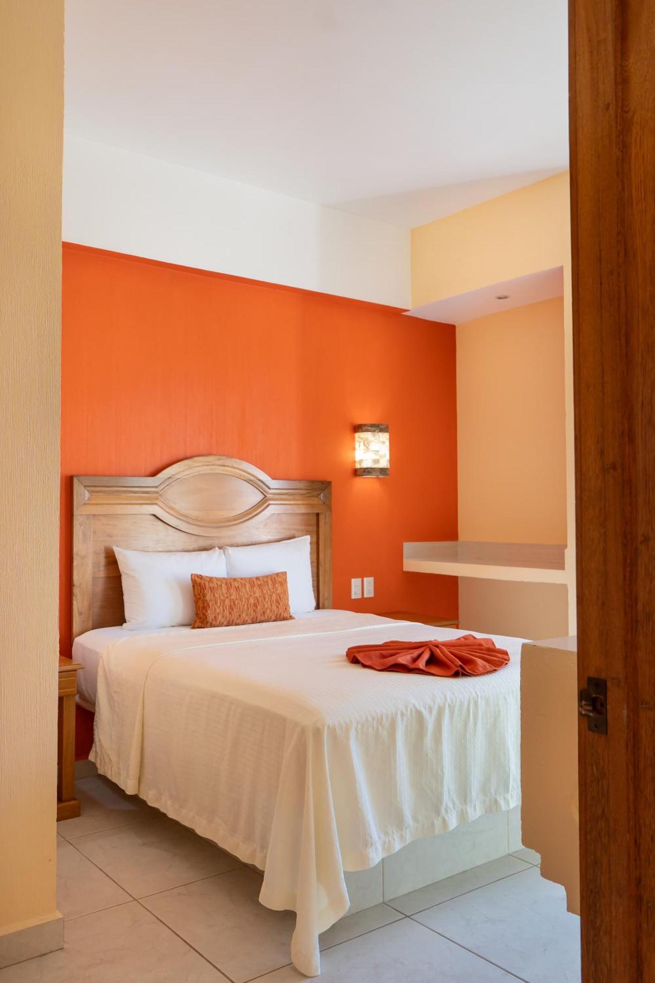 Casa Danna Huatulco Hotel 3*