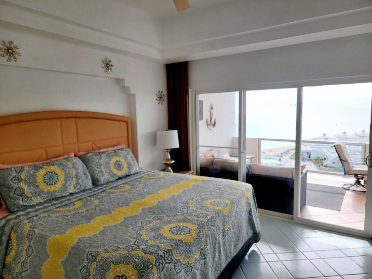 Beachfront On Sandy Beach, Palmas Apartment *