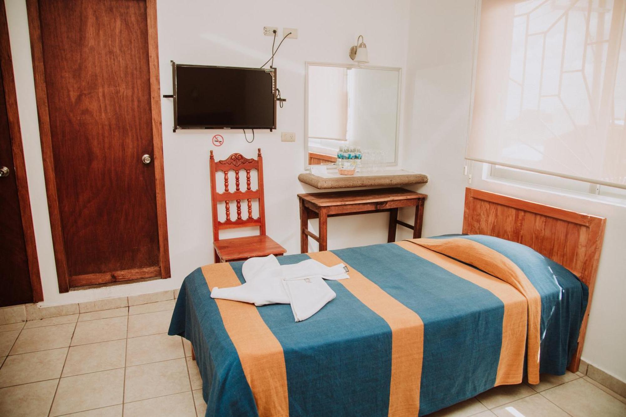 Hotel Cervantino 2*