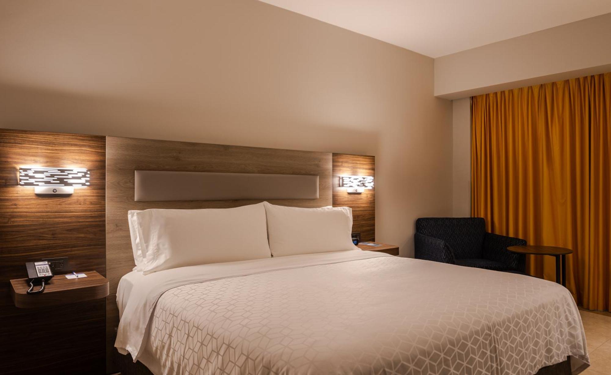 Express By Ihg Hotel 4*