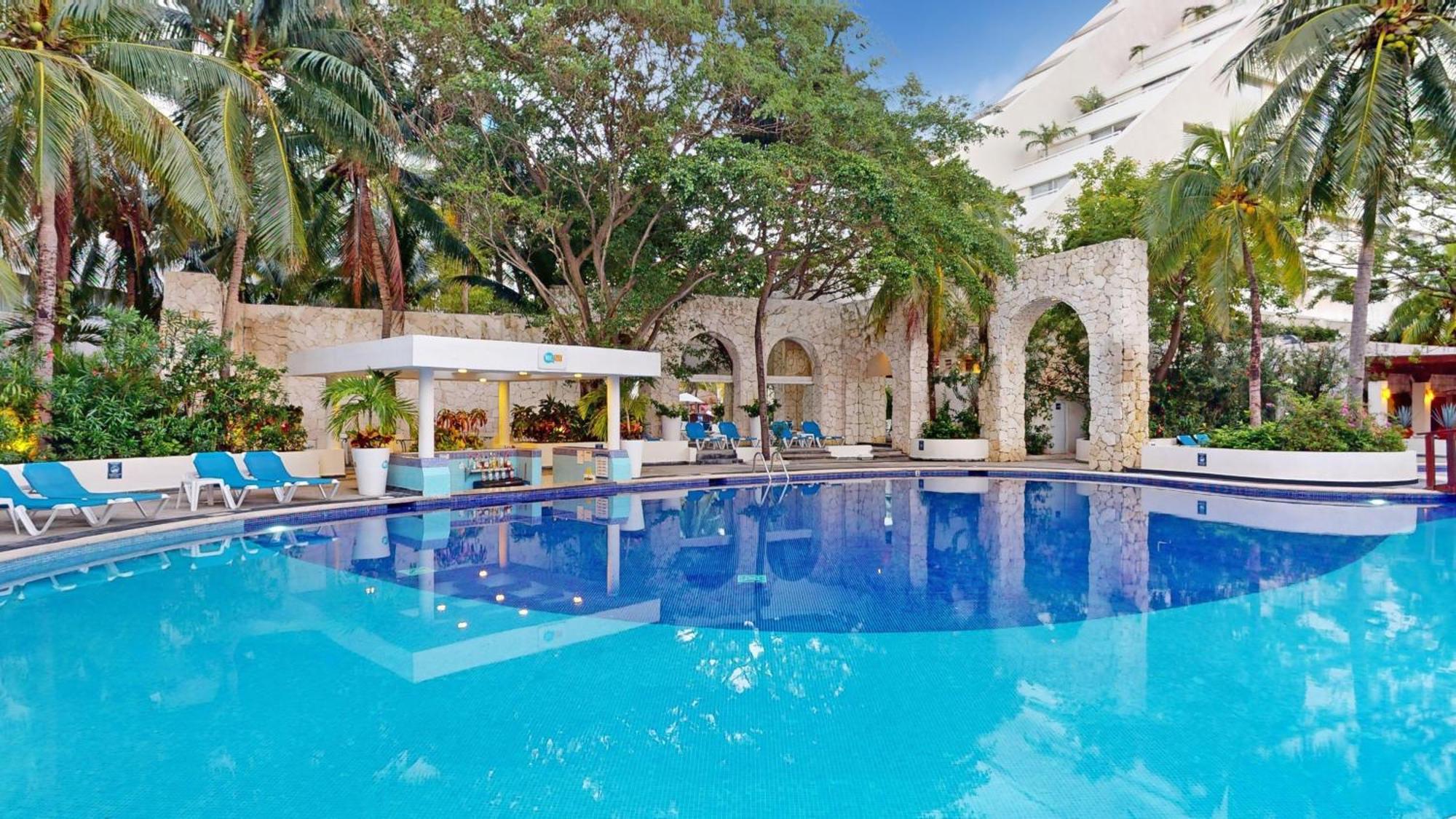 Oasis Palm 4* Cancun