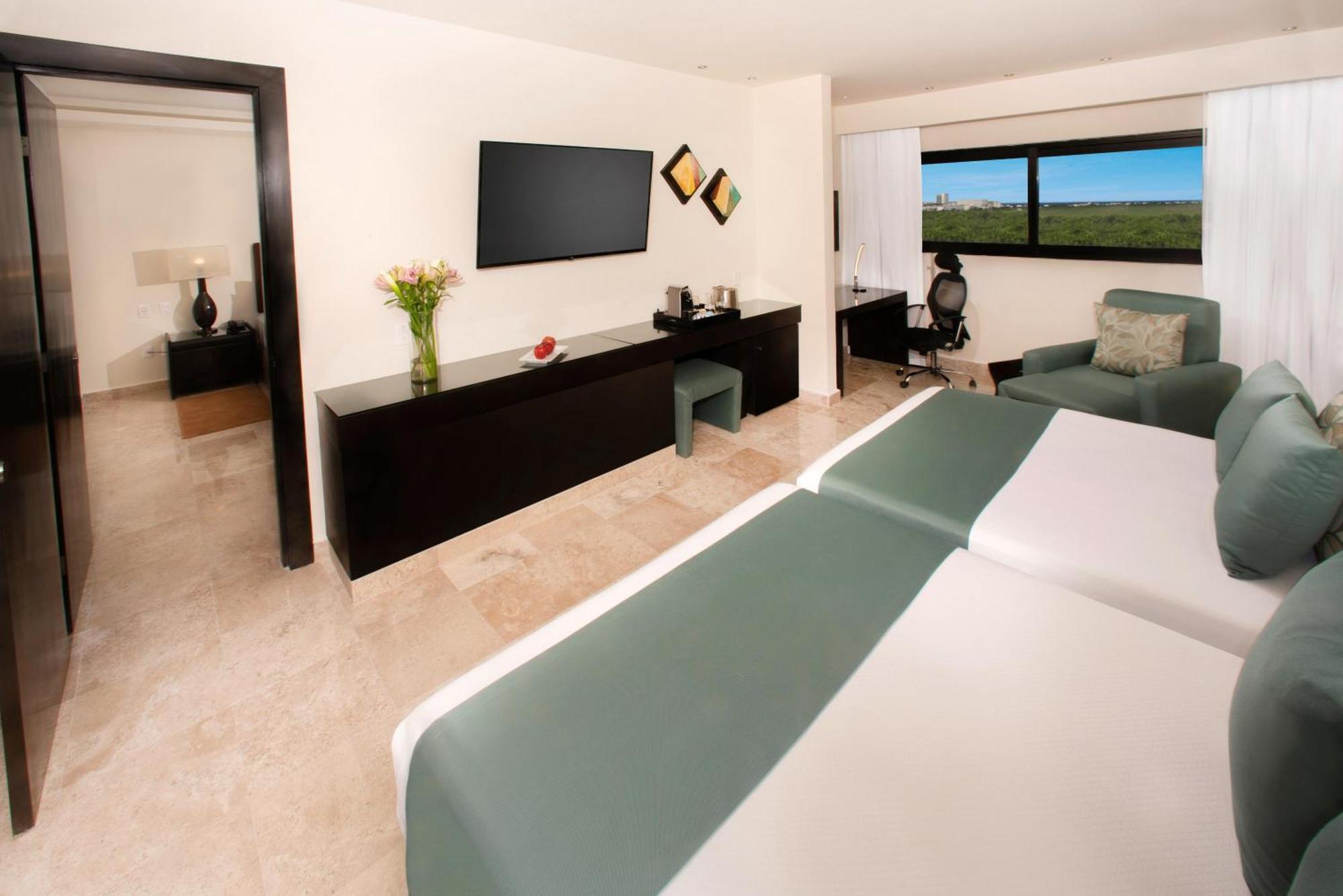 Smart The Urban Oasis 4* Cancun