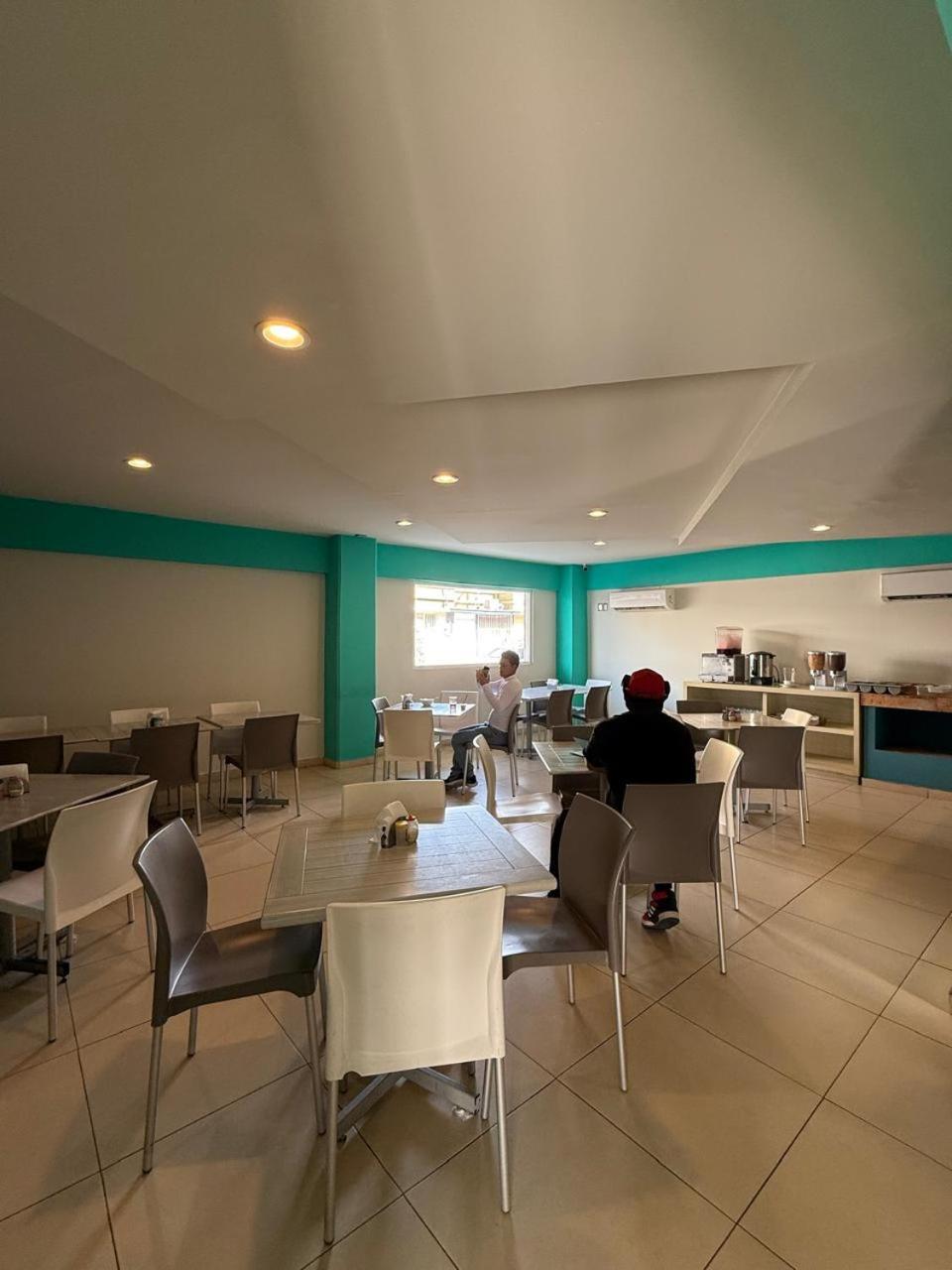 Hotel Impala -atras Del Ado 3*