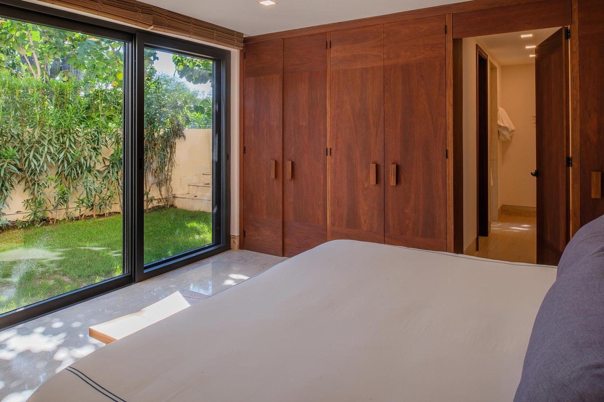 Stunning 11bd Fully Staffed, Indoor Tennis And Villa *