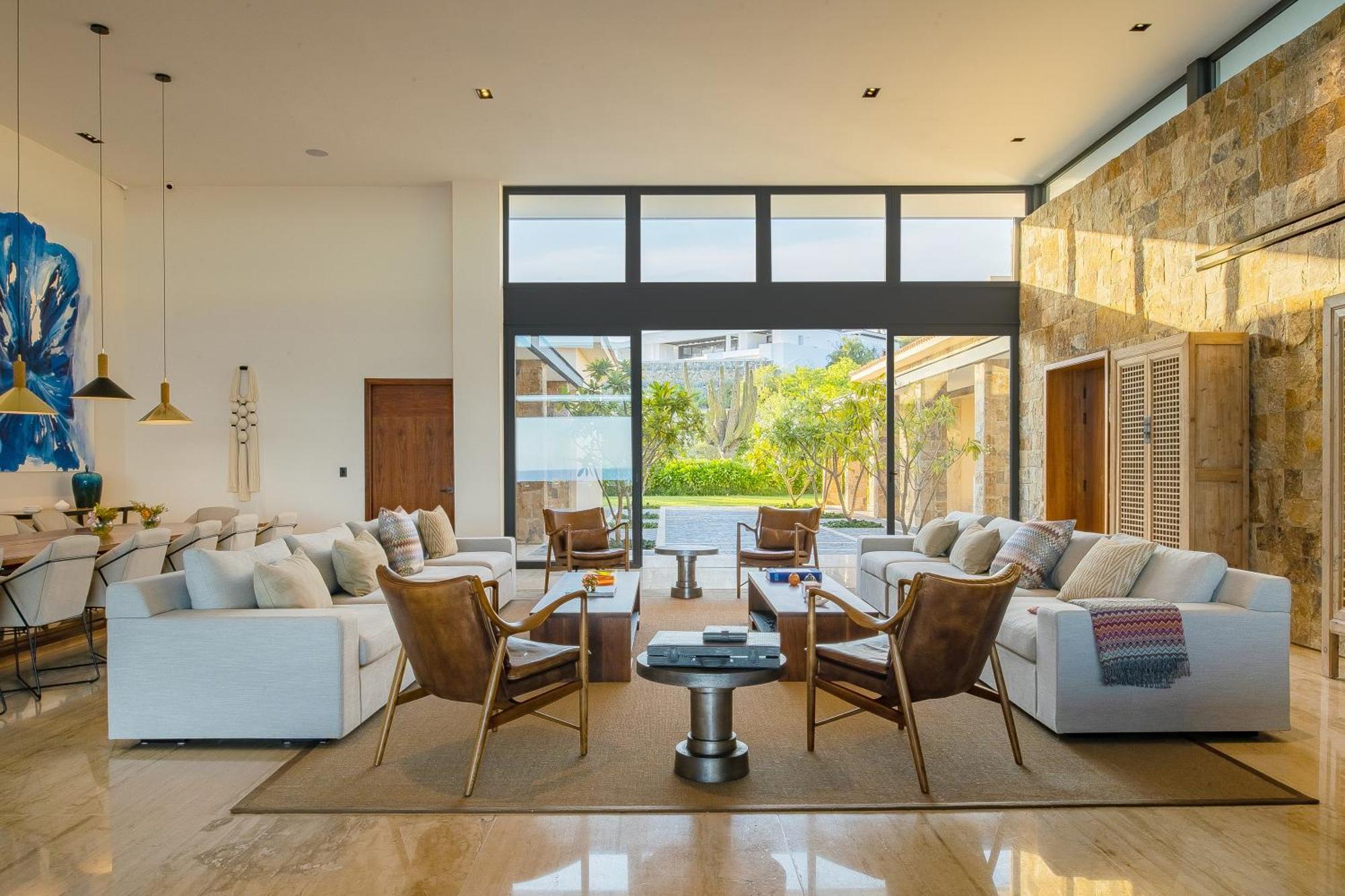 Stunning 11bd Fully Staffed, Indoor Tennis And Villa *