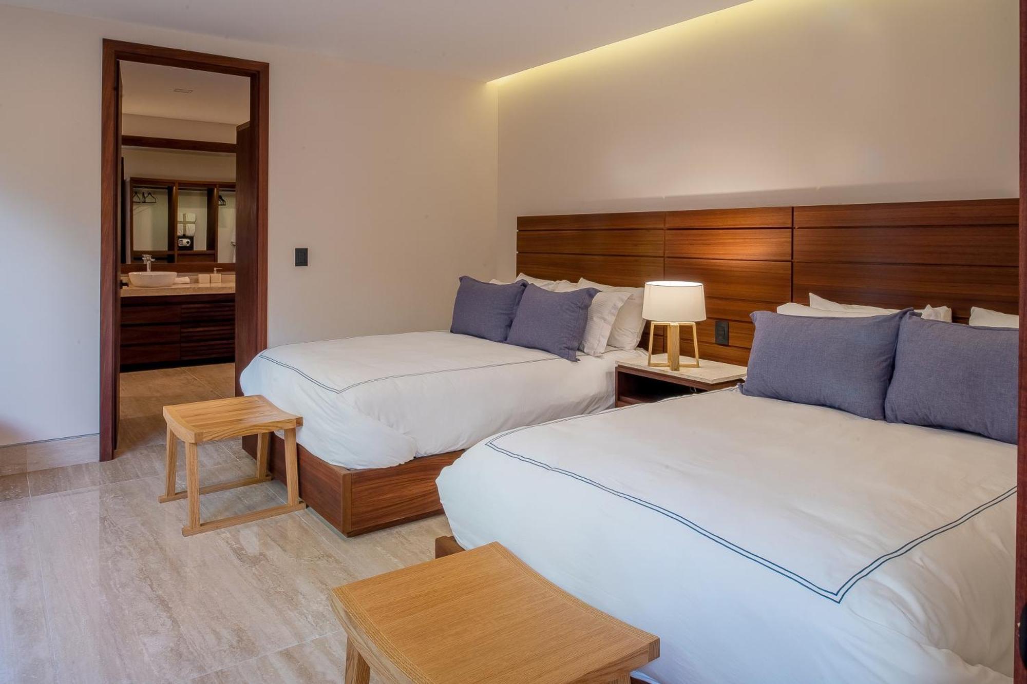 Stunning 11bd Fully Staffed, Indoor Tennis And Villa *