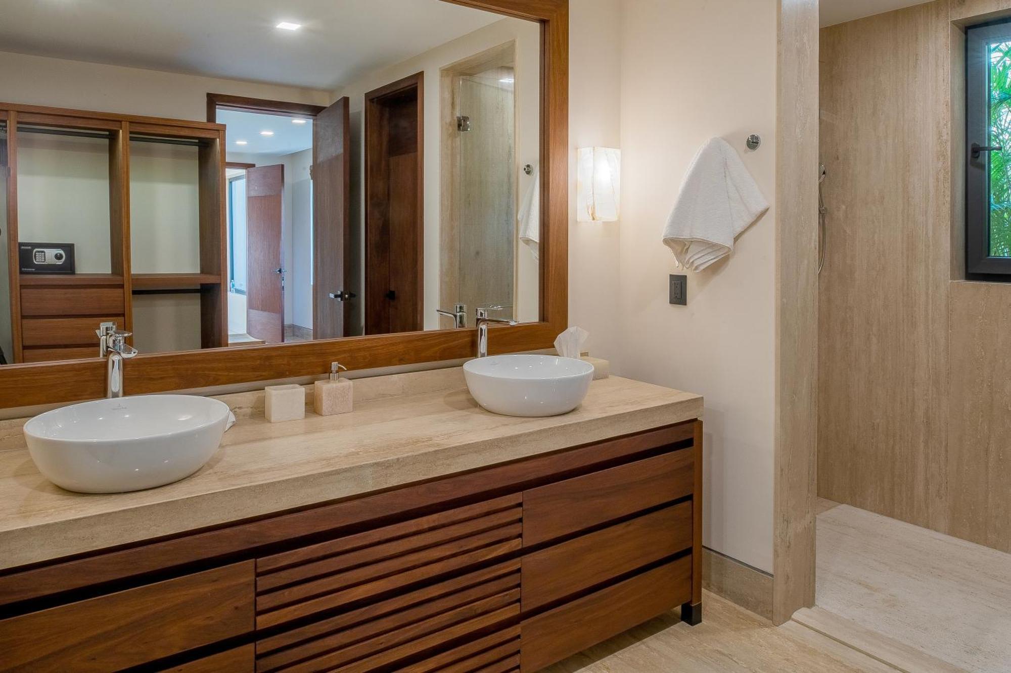 Villa Stunning 11bd Fully Staffed, Indoor Tennis And *