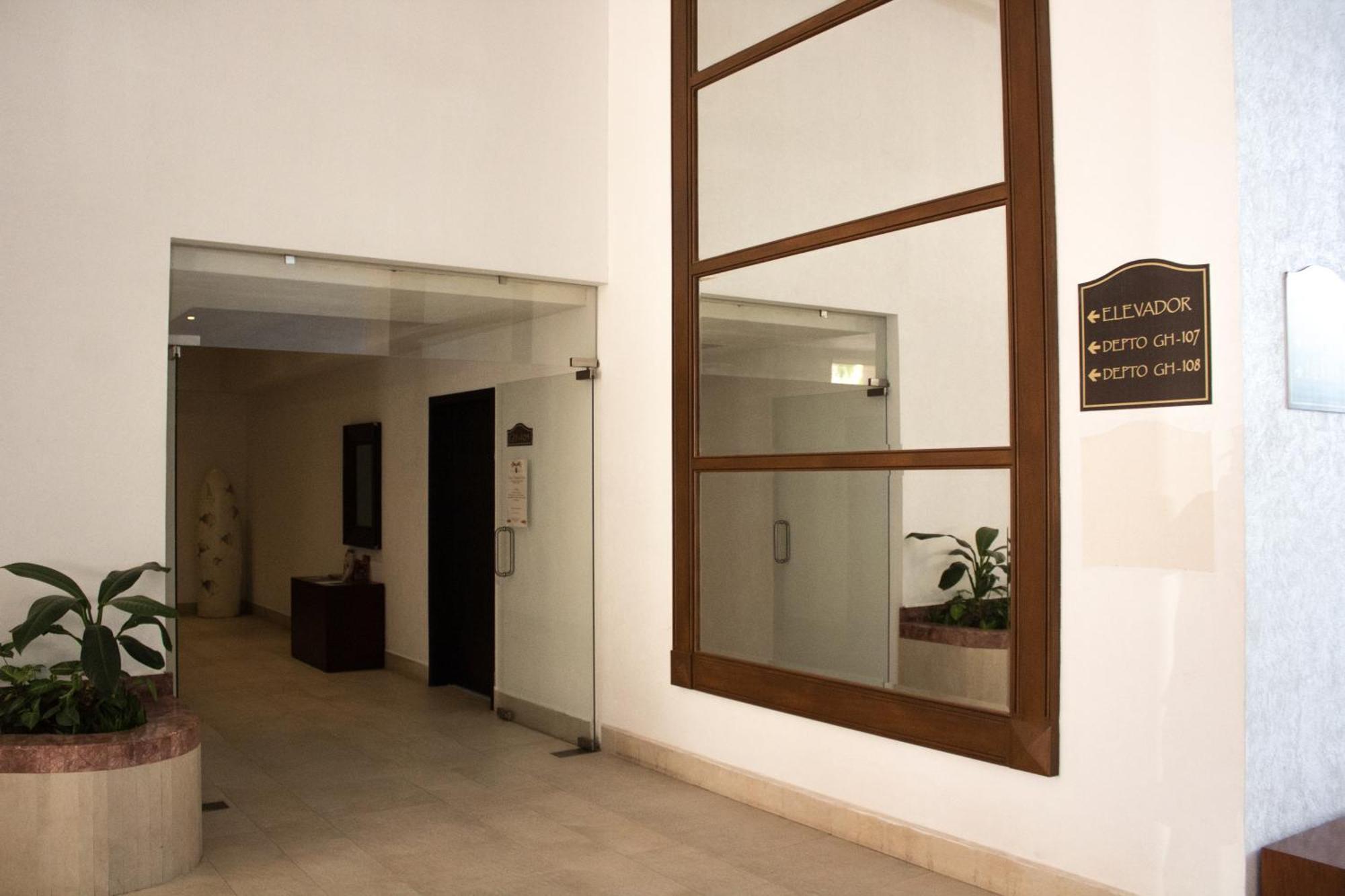 2condo With Balcony Sharing - Outstanding! *