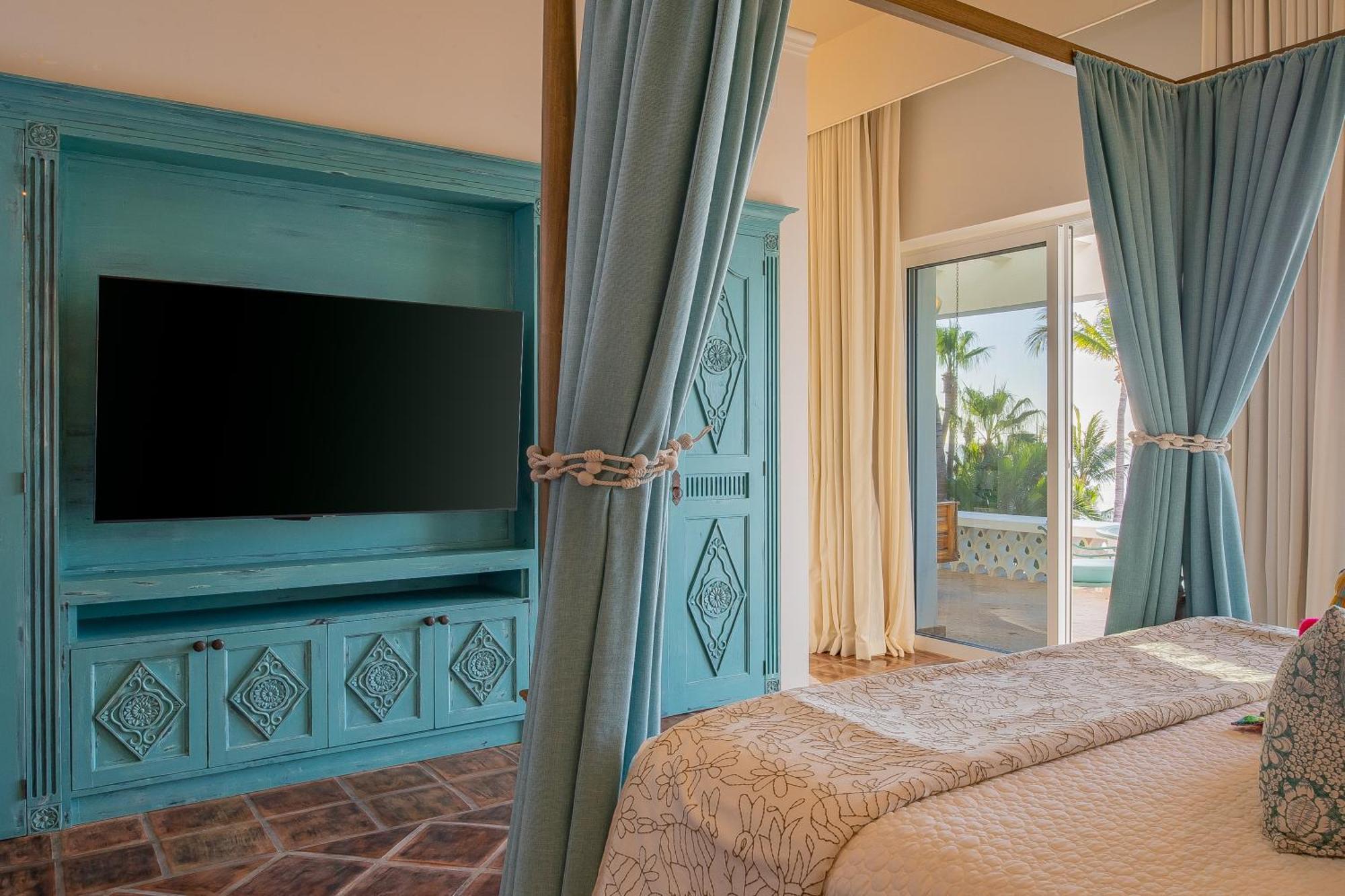 Villa Beautiful 5 Bd Del Mar Staffed & Steps From The *