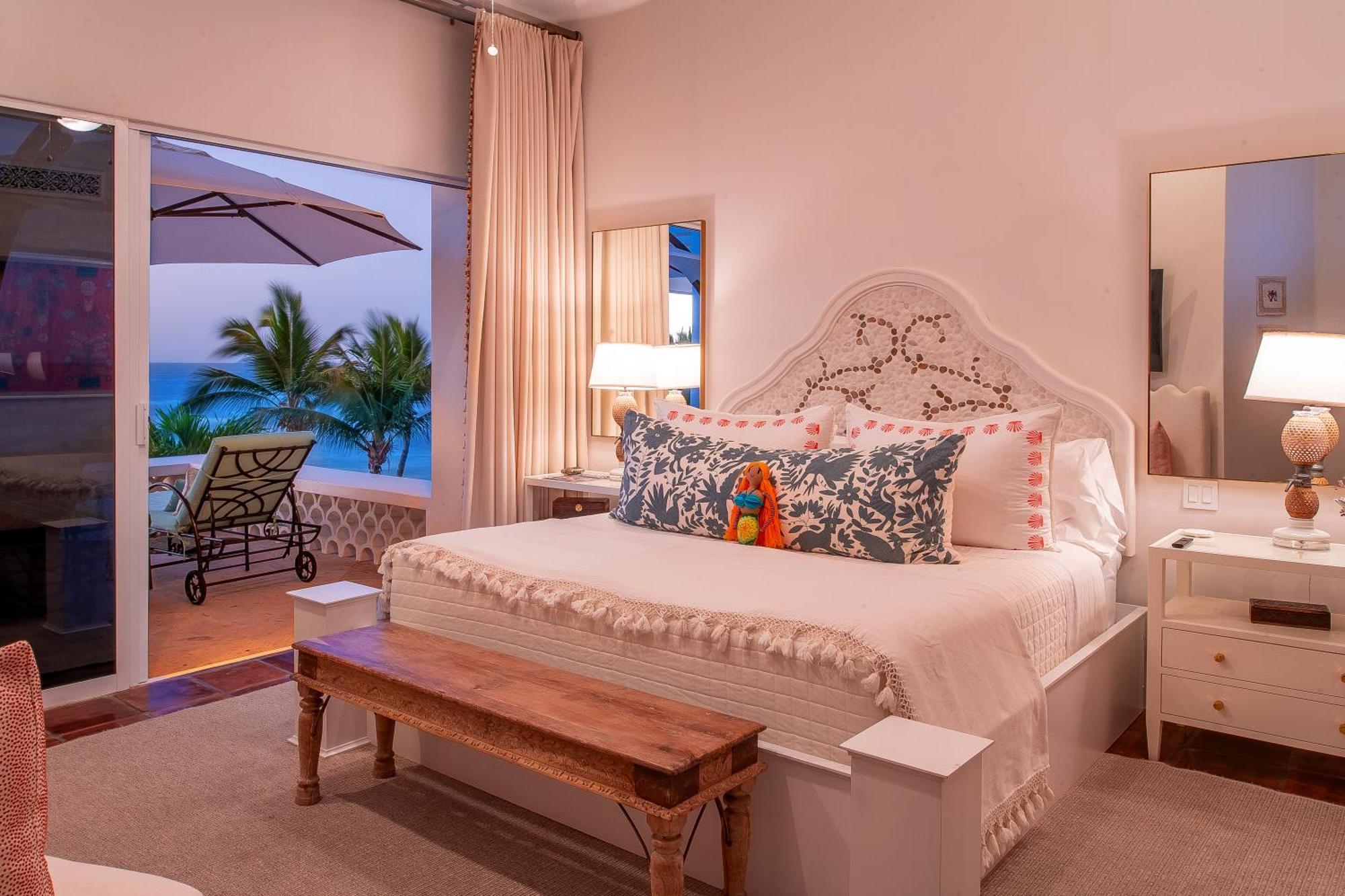 Beautiful 5 Bd Del Mar Staffed & Steps From The * San Jose del Cabo