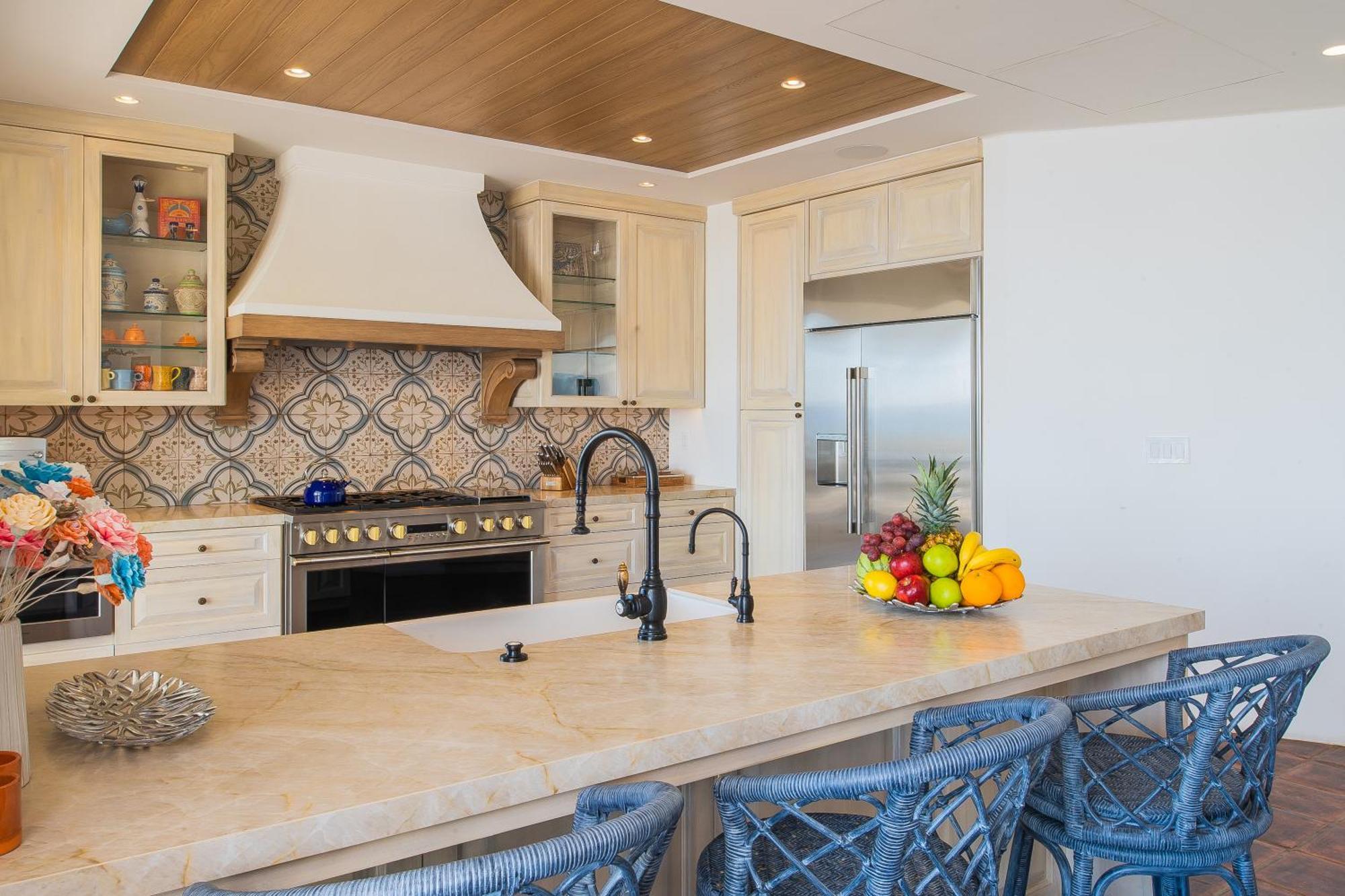 Beautiful 5 Bd Del Mar Staffed & Steps From The