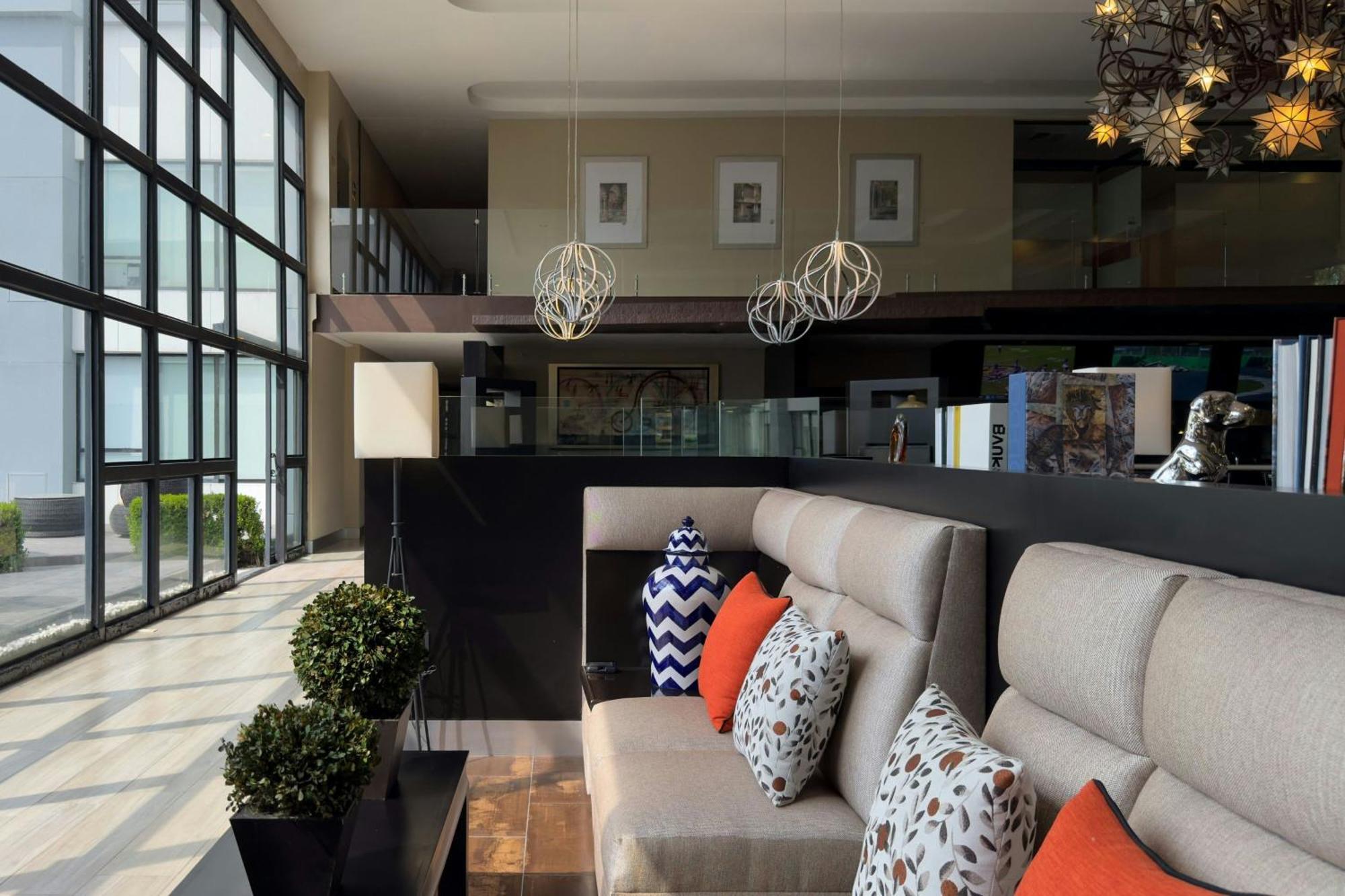 Hotel Courtyard Airport 4*