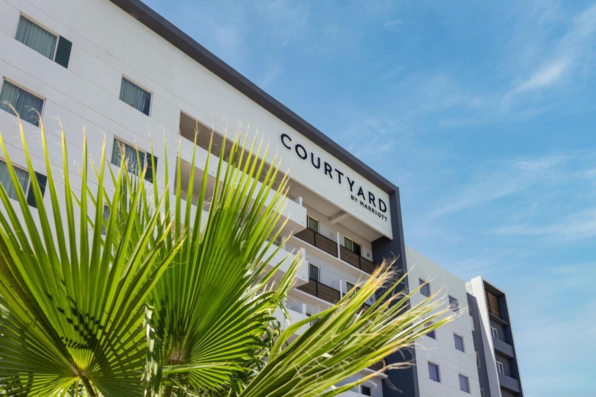 Courtyard By Marriott Hotel