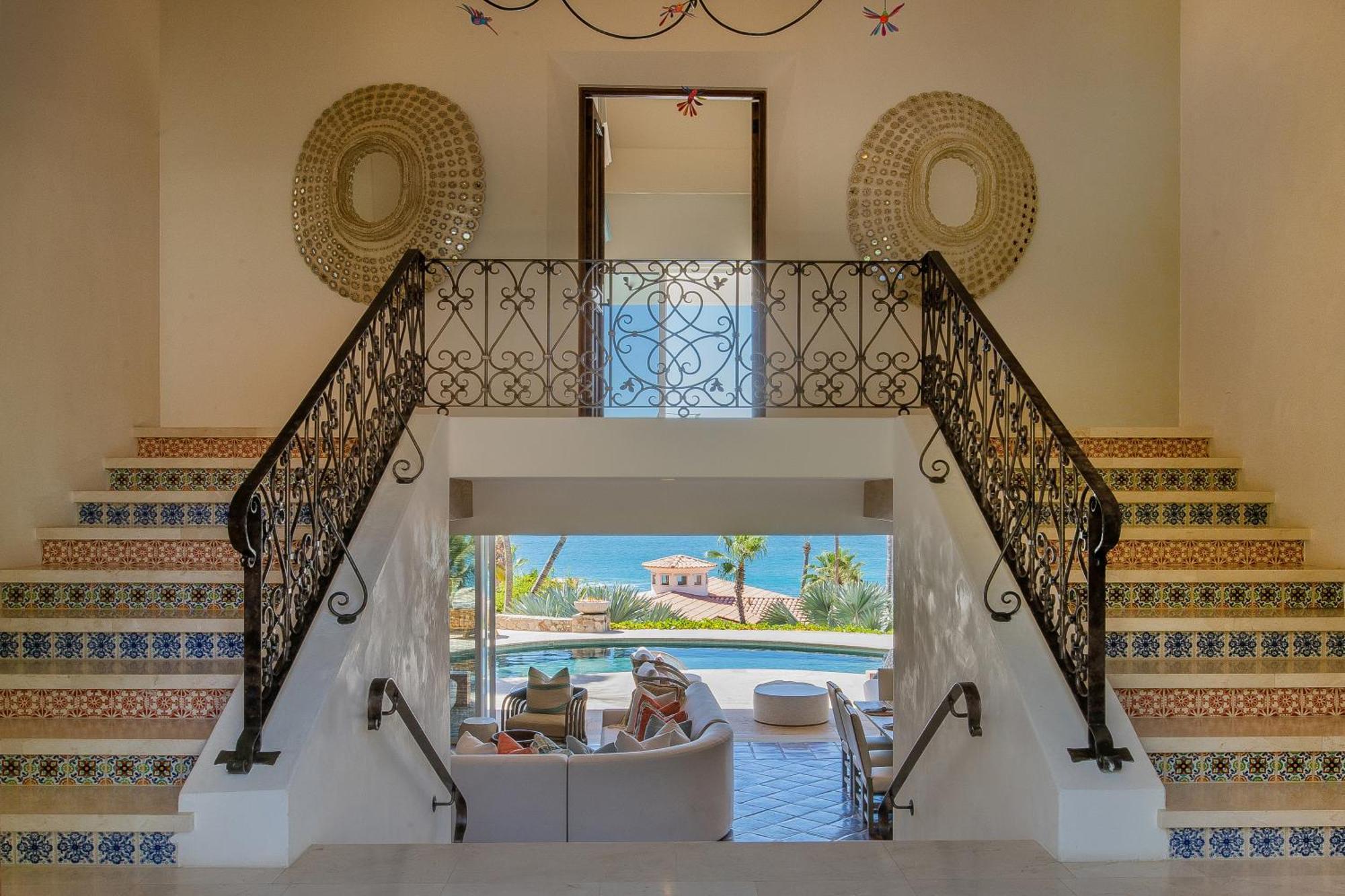 Beautiful 5 Bd Del Mar Staffed & Steps From The Villa San Jose del Cabo