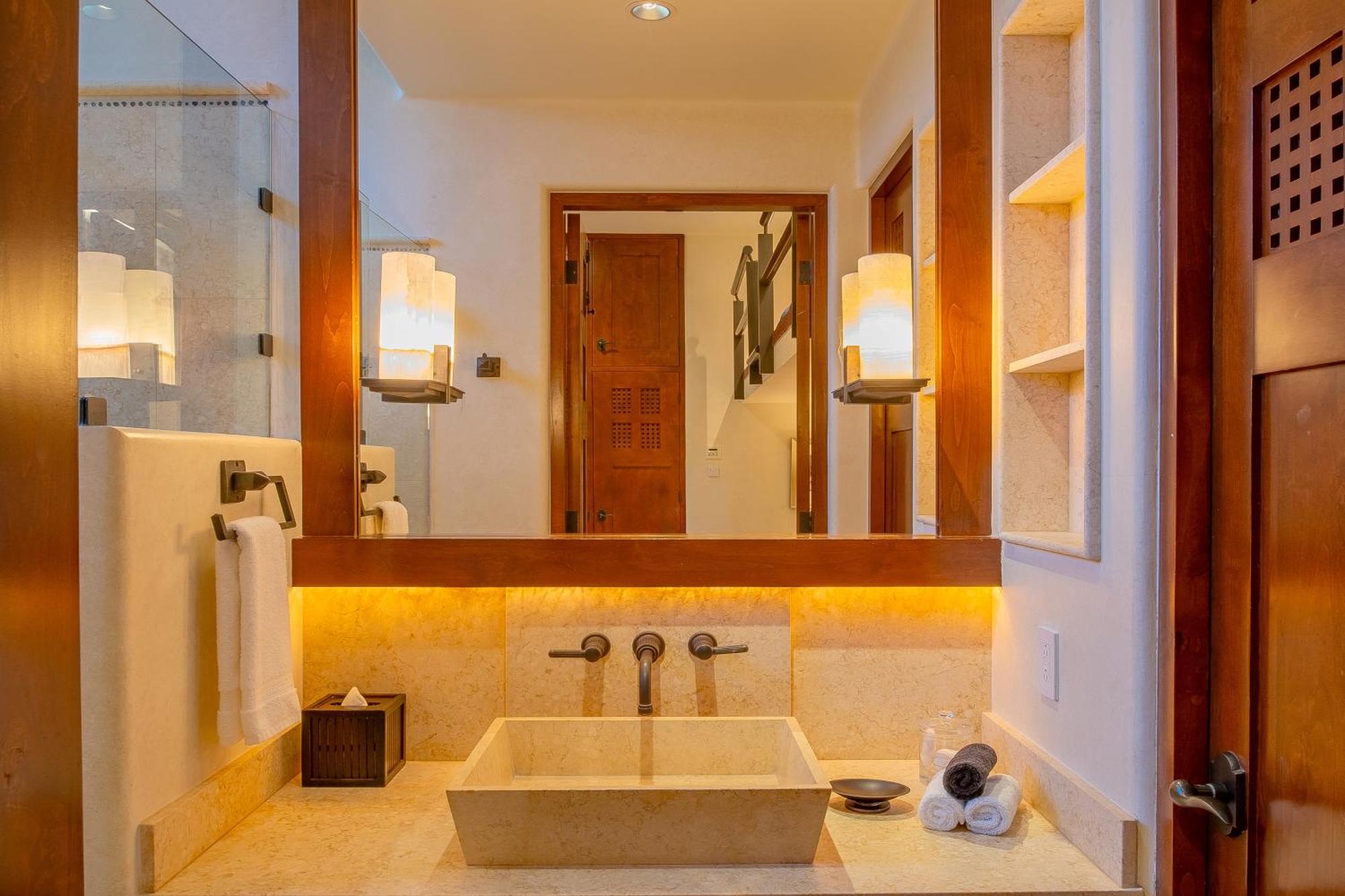 Villa Beautiful Fully Staffed & Steps From Swimmable In Del Mar
