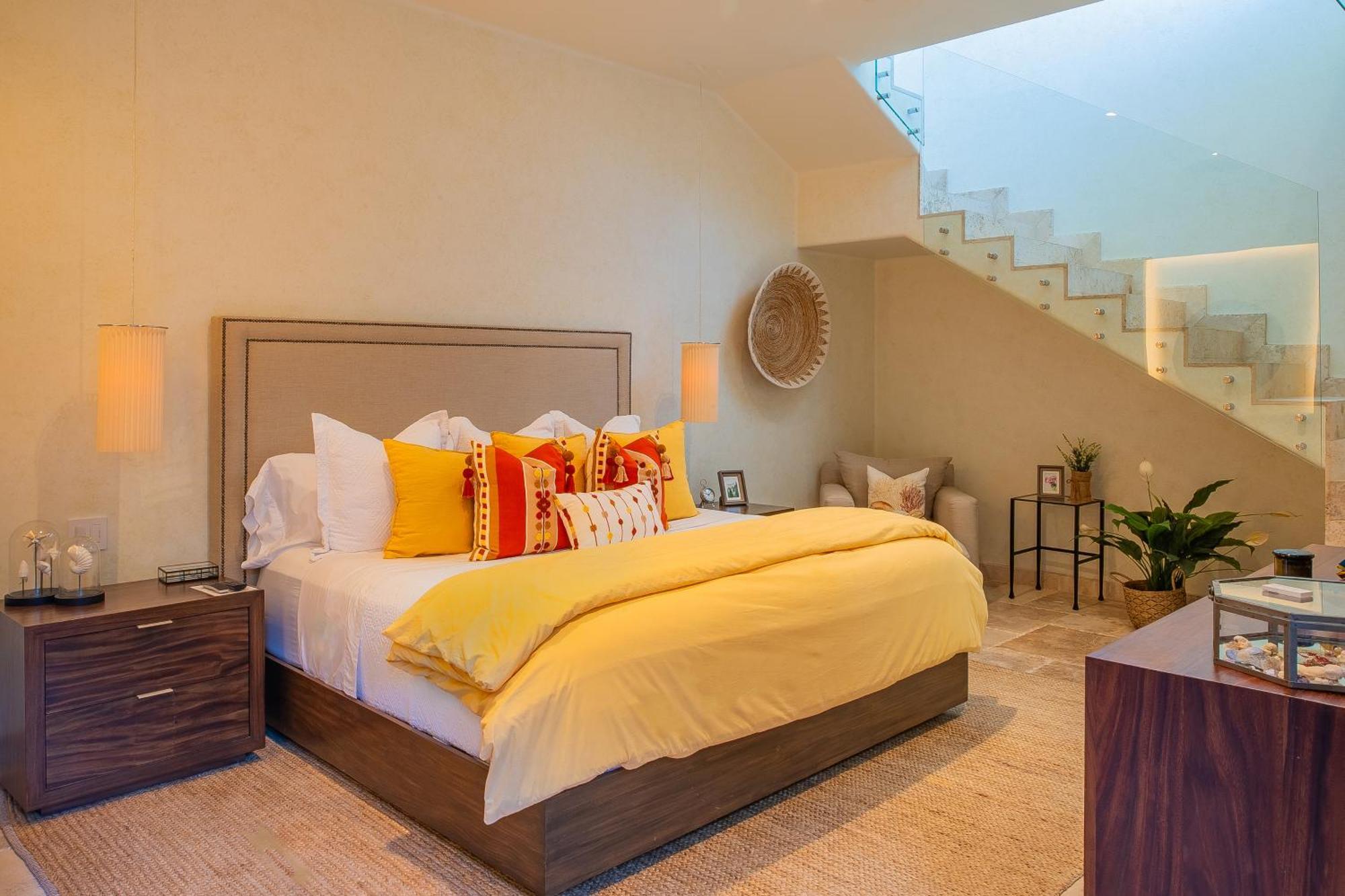 Villa Beautiful Fully Staffed & Steps From Swimmable In Del Mar *