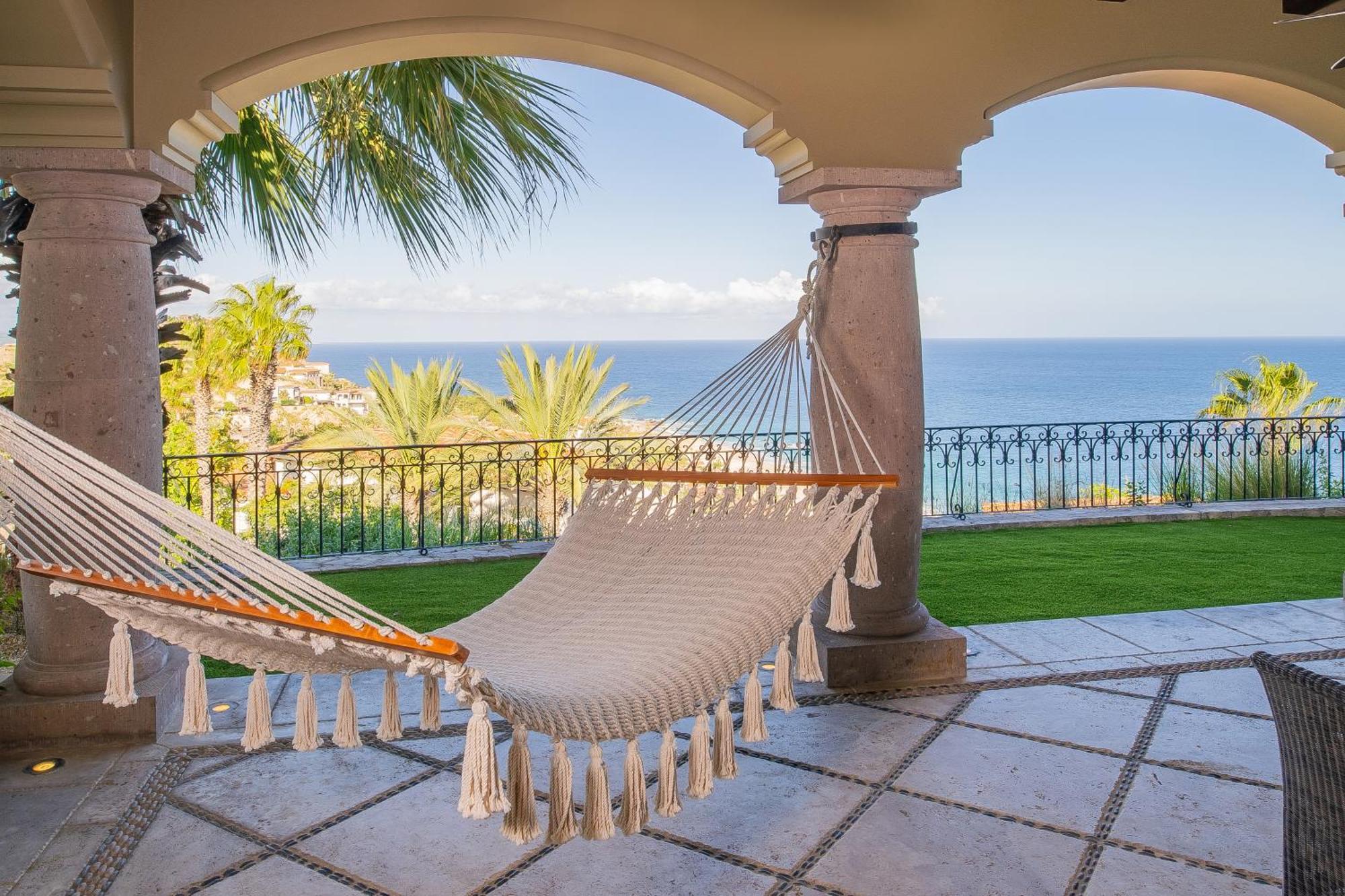 Beautiful Fully Staffed & Steps From Swimmable In Del Mar * San Jose del Cabo