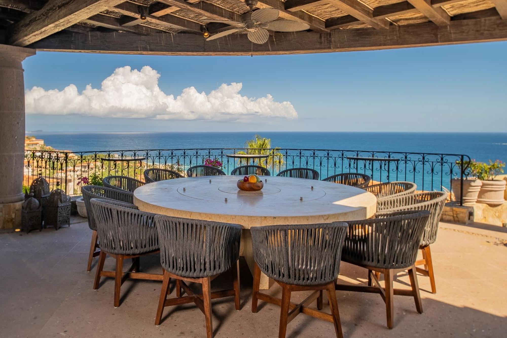 Villa Beautiful Fully Staffed & Steps From Swimmable In Del Mar *