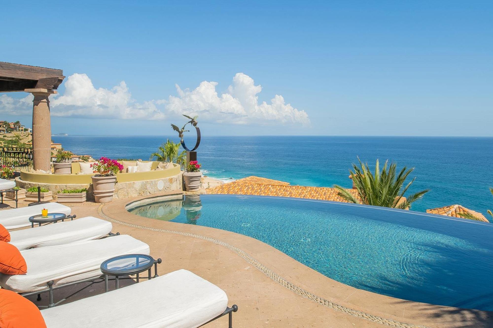 Villa Beautiful Fully Staffed & Steps From Swimmable In Del Mar