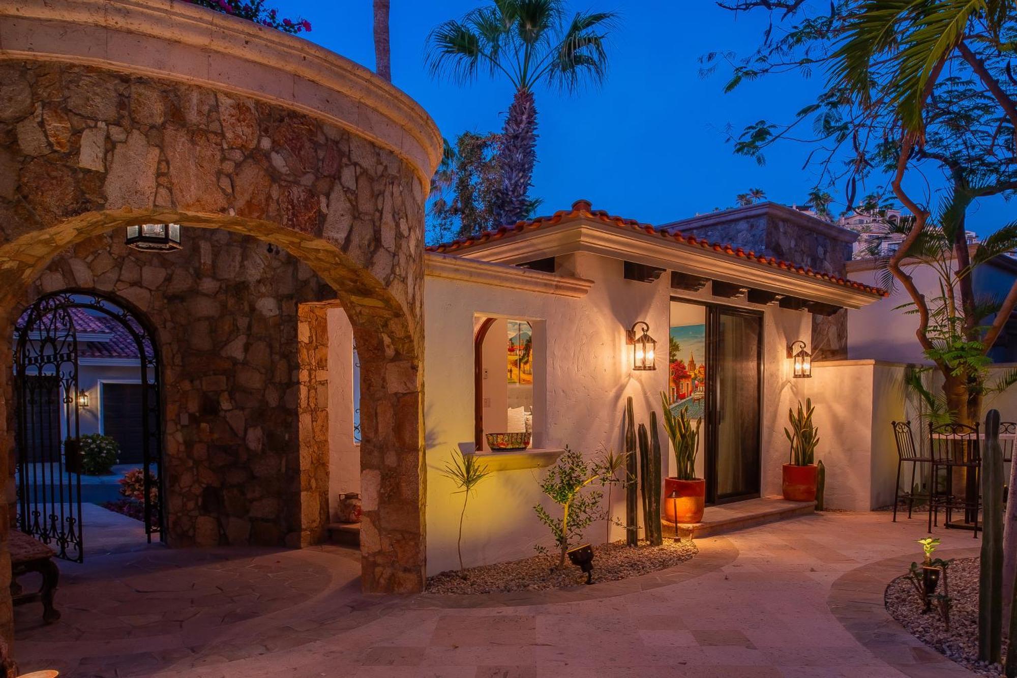 Amazing 5bd Del Mar With Full Staff And Steps From The San Jose del Cabo