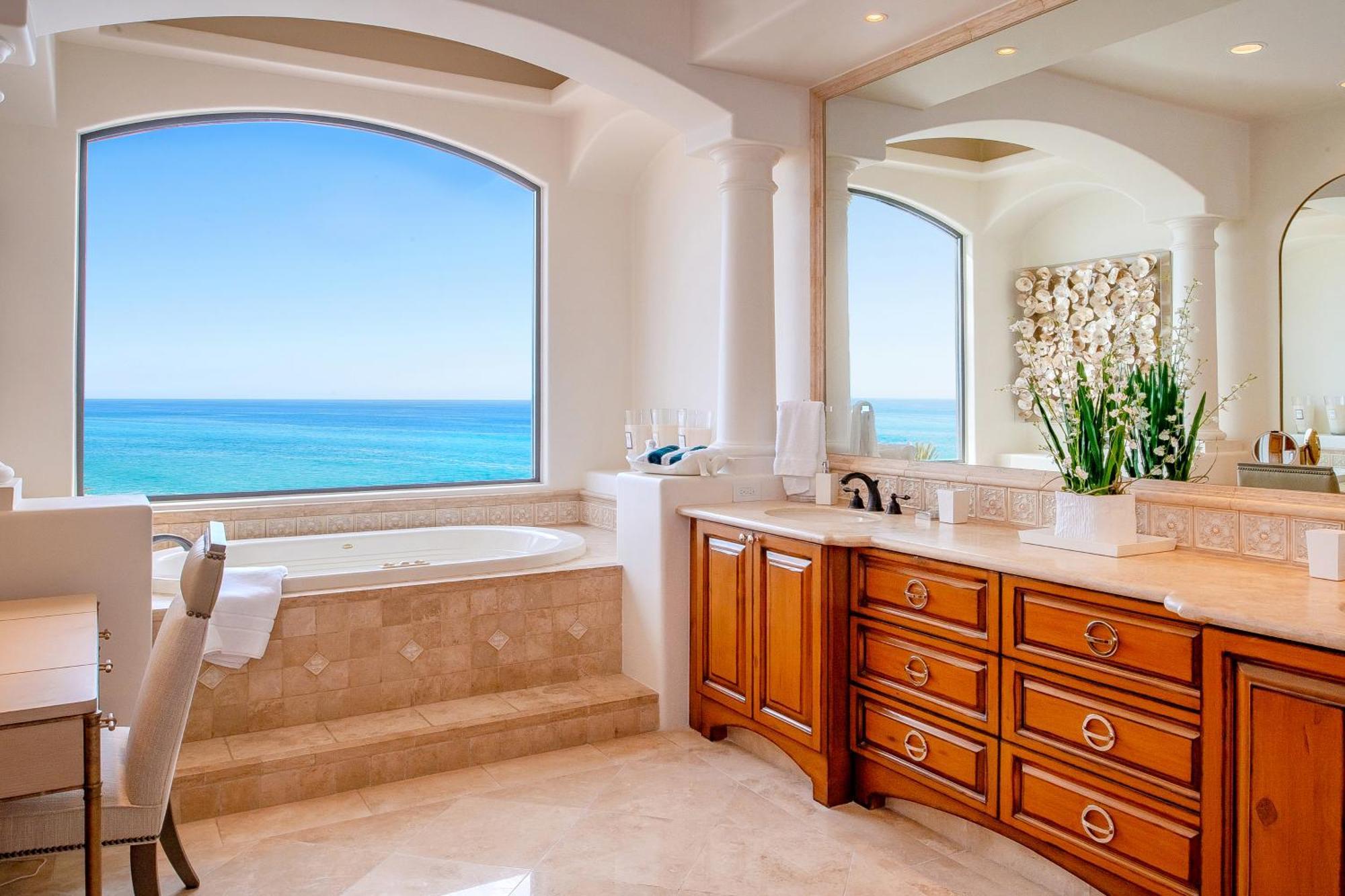 New Stunning Fully Staffed In Del Mar Palmilla