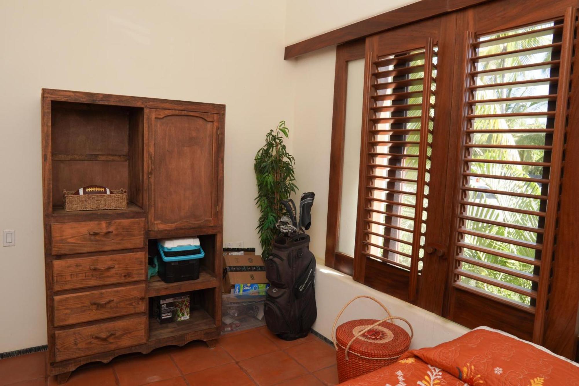 Playa Blanca 24, Luxury Beachfront Apartment Barra de Potosi