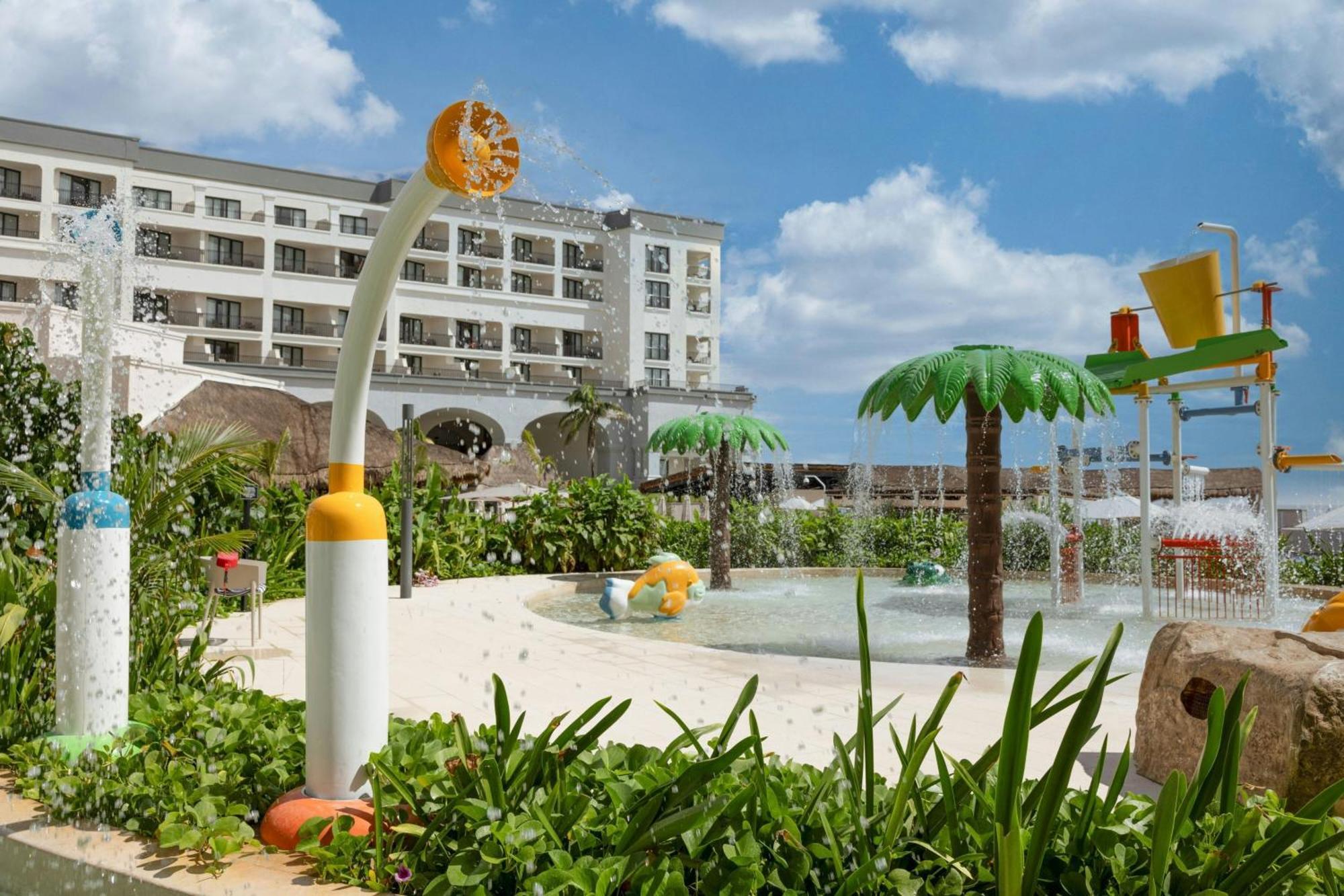 Resort Marriott Cancun, An
