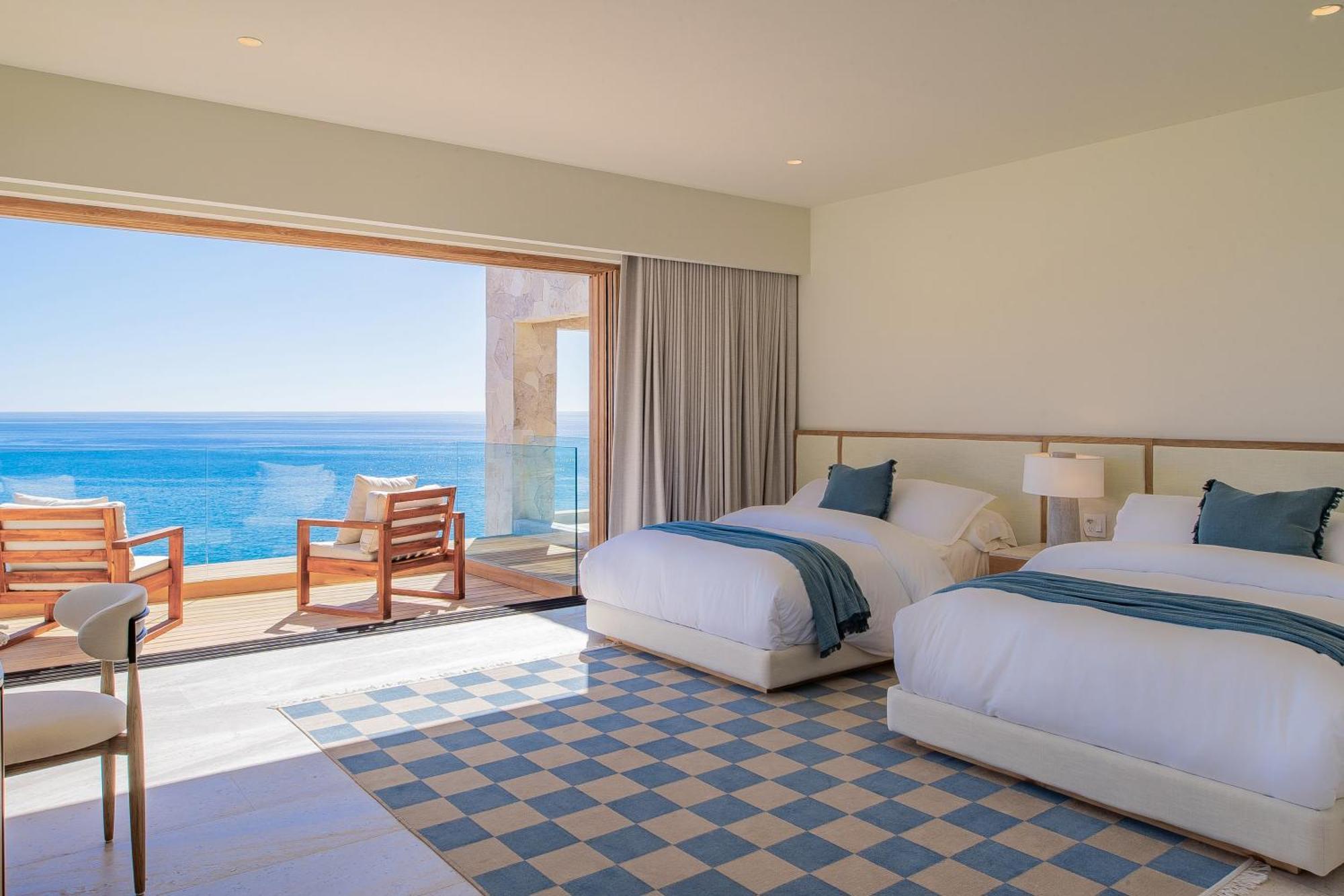 New Stunning Villa, Full Staff, Gym And Has Its Own Private Swimmable Villa San Jose del Cabo