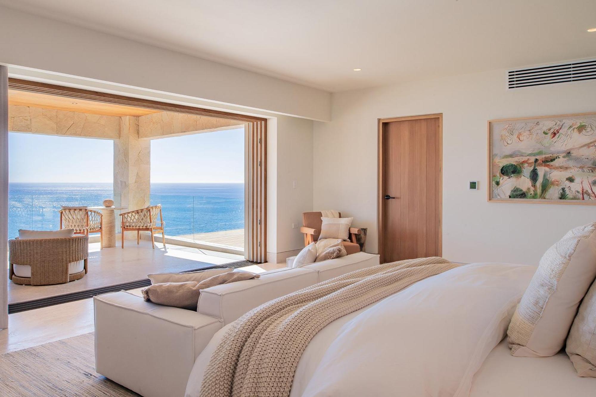 New Stunning Villa, Full Staff, Gym And Has Its Own Private Swimmable