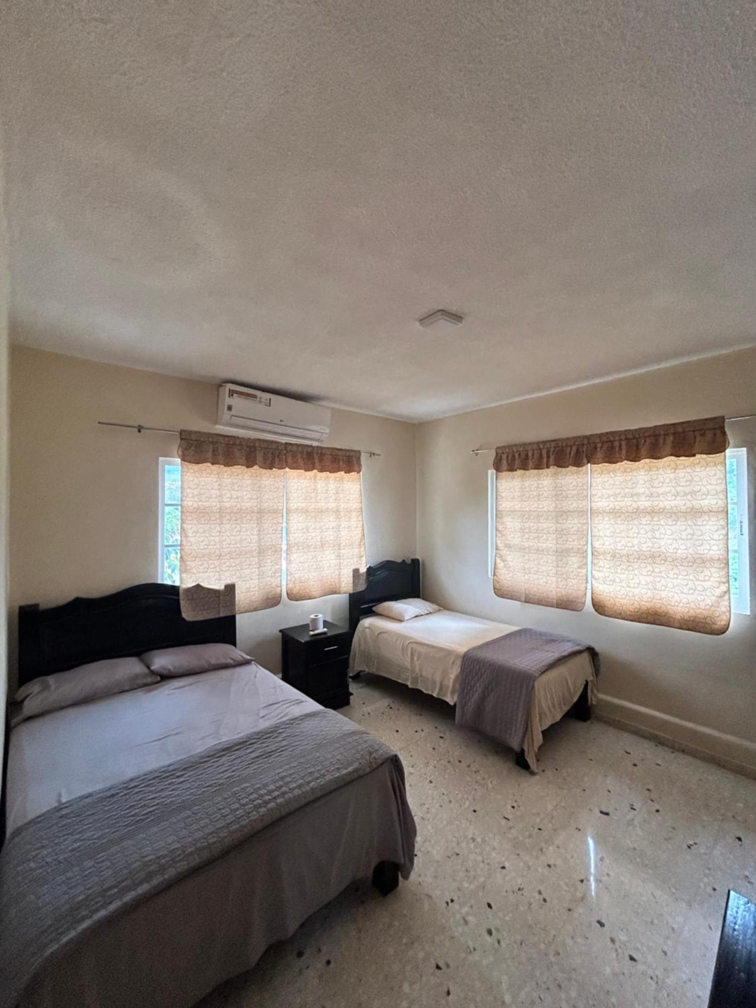 Guest house Tik Hall Aquismon
