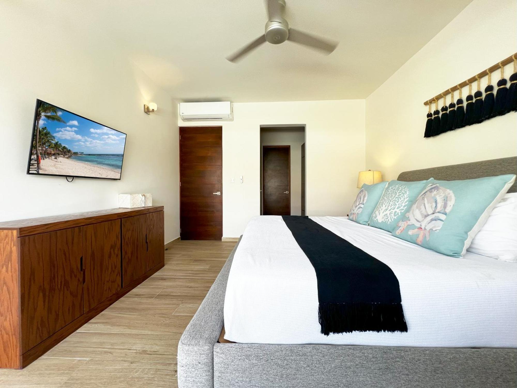 Exclusive, Lagoon Front, 2 Min Beach, Groundfloor, Grill & Paddelboard Apartment