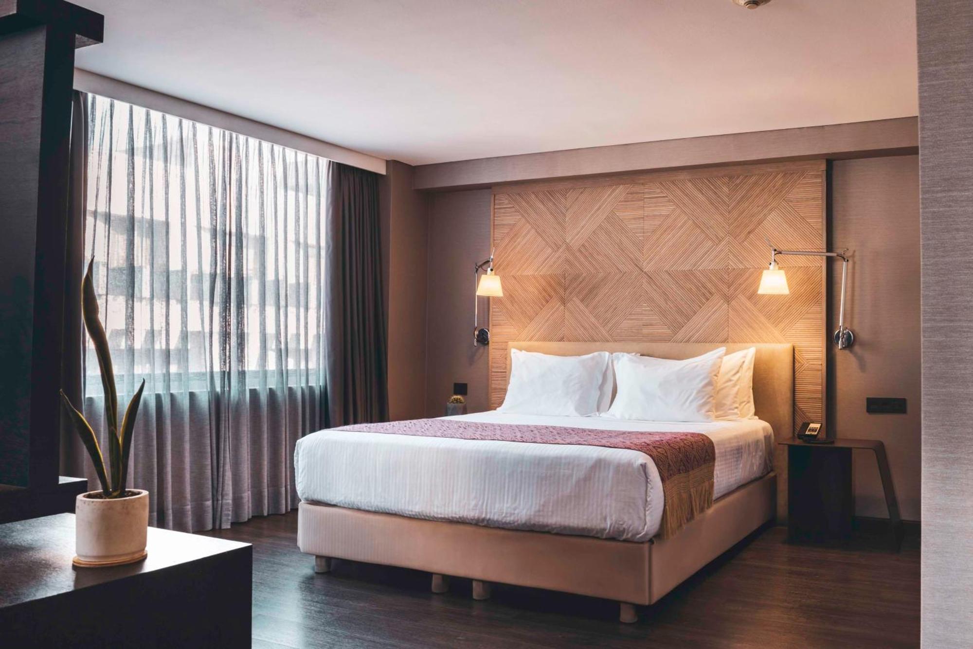 Hotel Nh Collection Centro Historico 4*