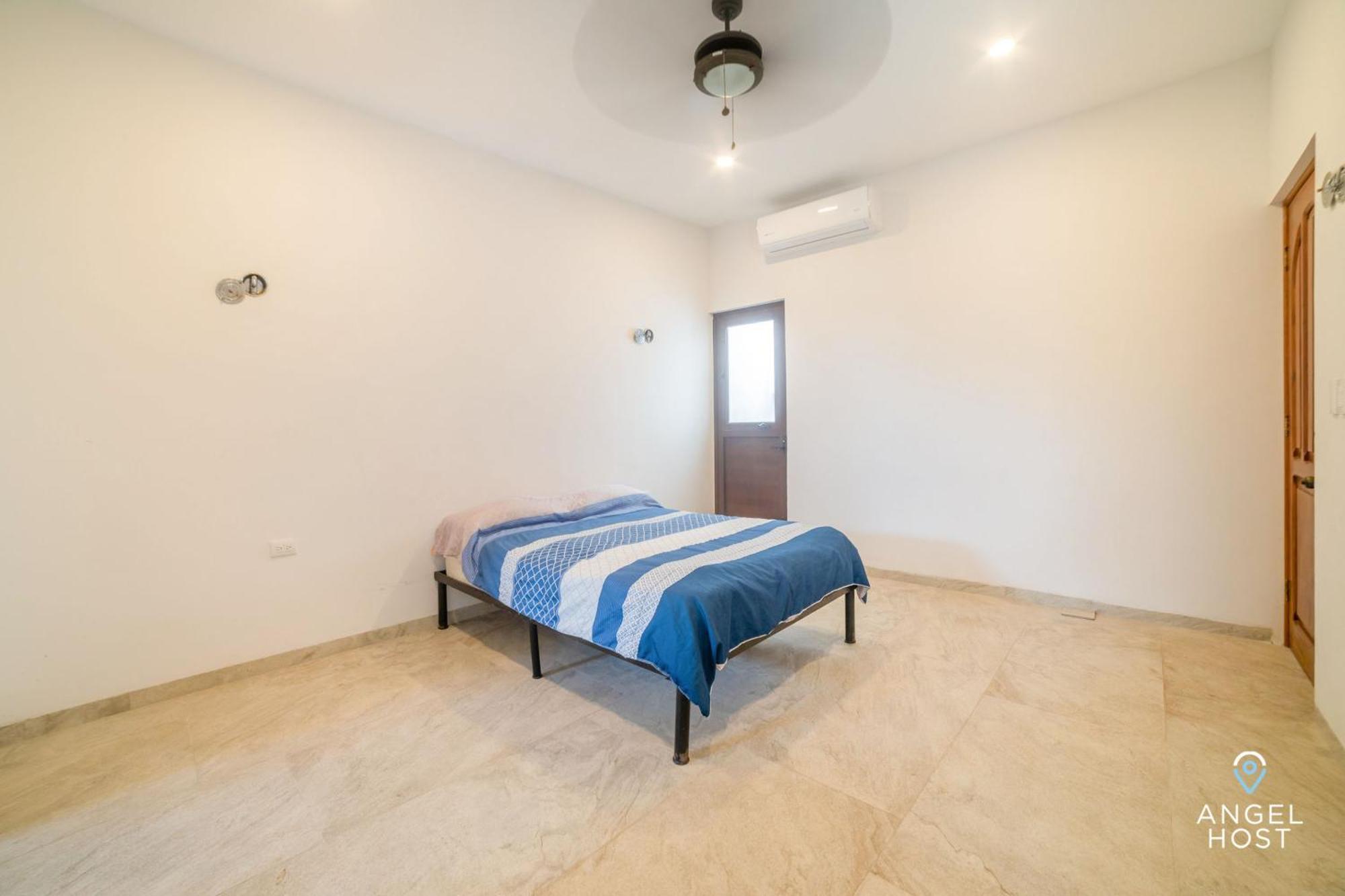 Beachfront With Private Pool Steps To The Sea! Holiday home *