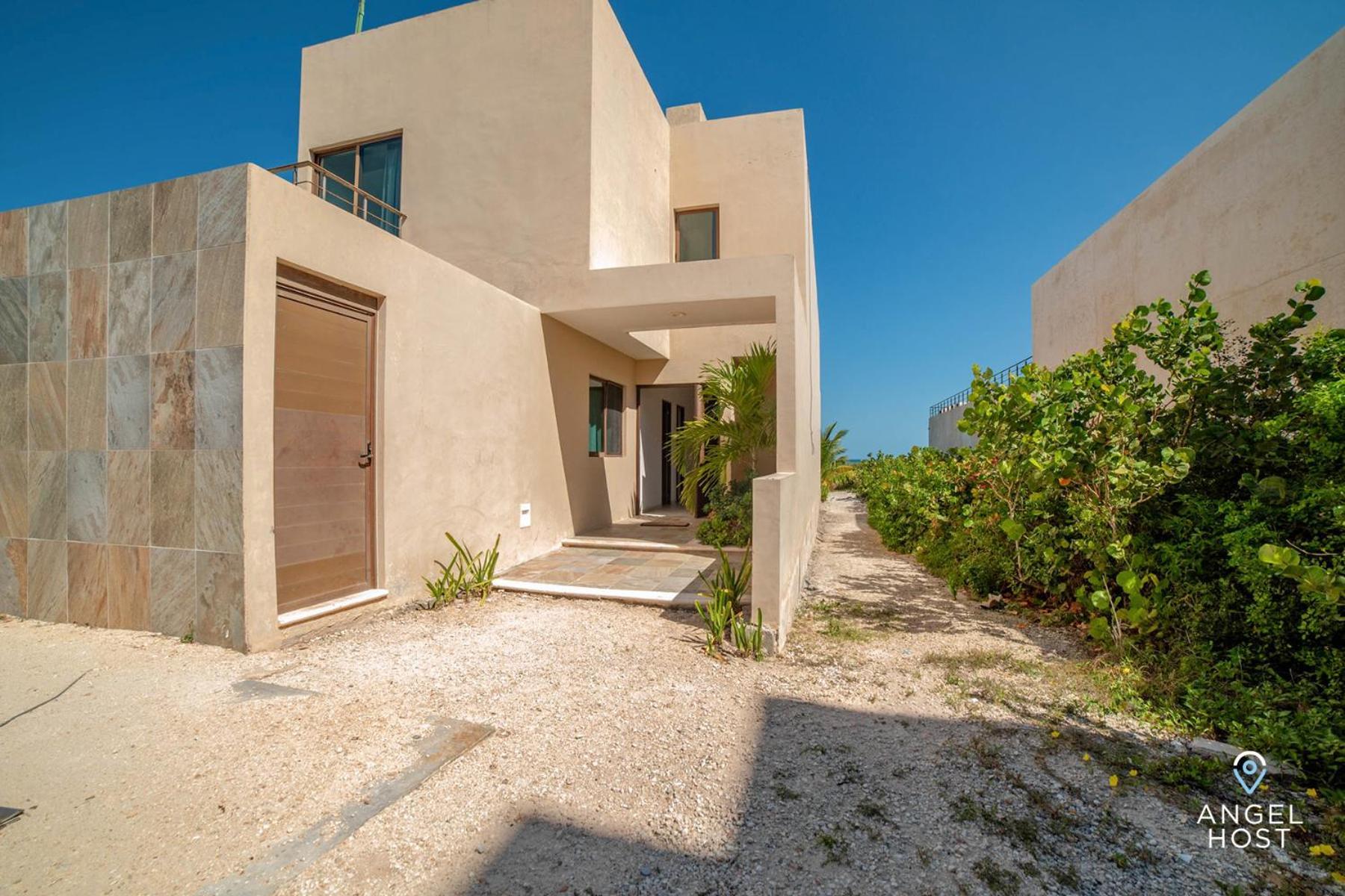 Beachfront With Private Pool Steps To The Sea! Chicxulub