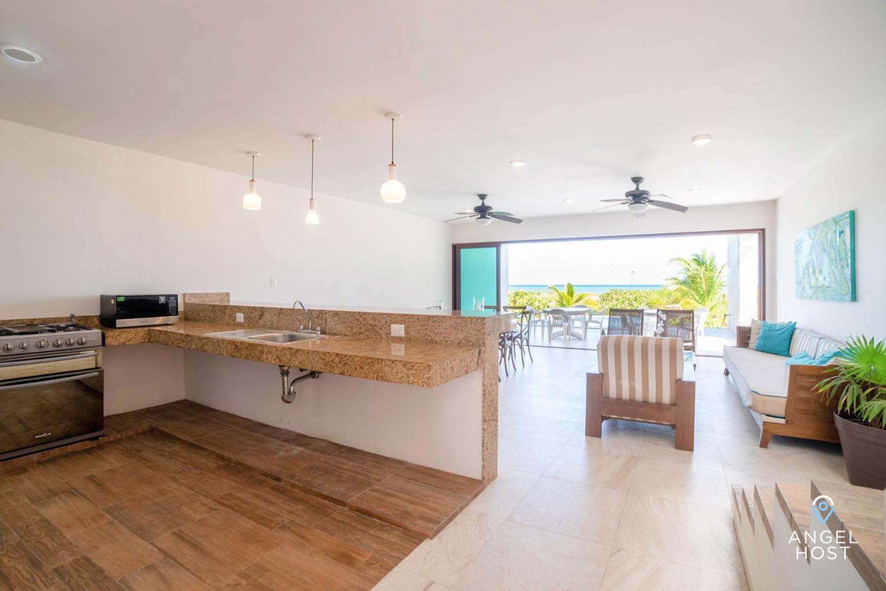 Holiday home Beachfront With Private Pool Steps To The Sea!