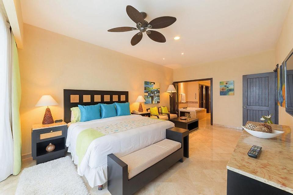 Garza Blanca Resort *