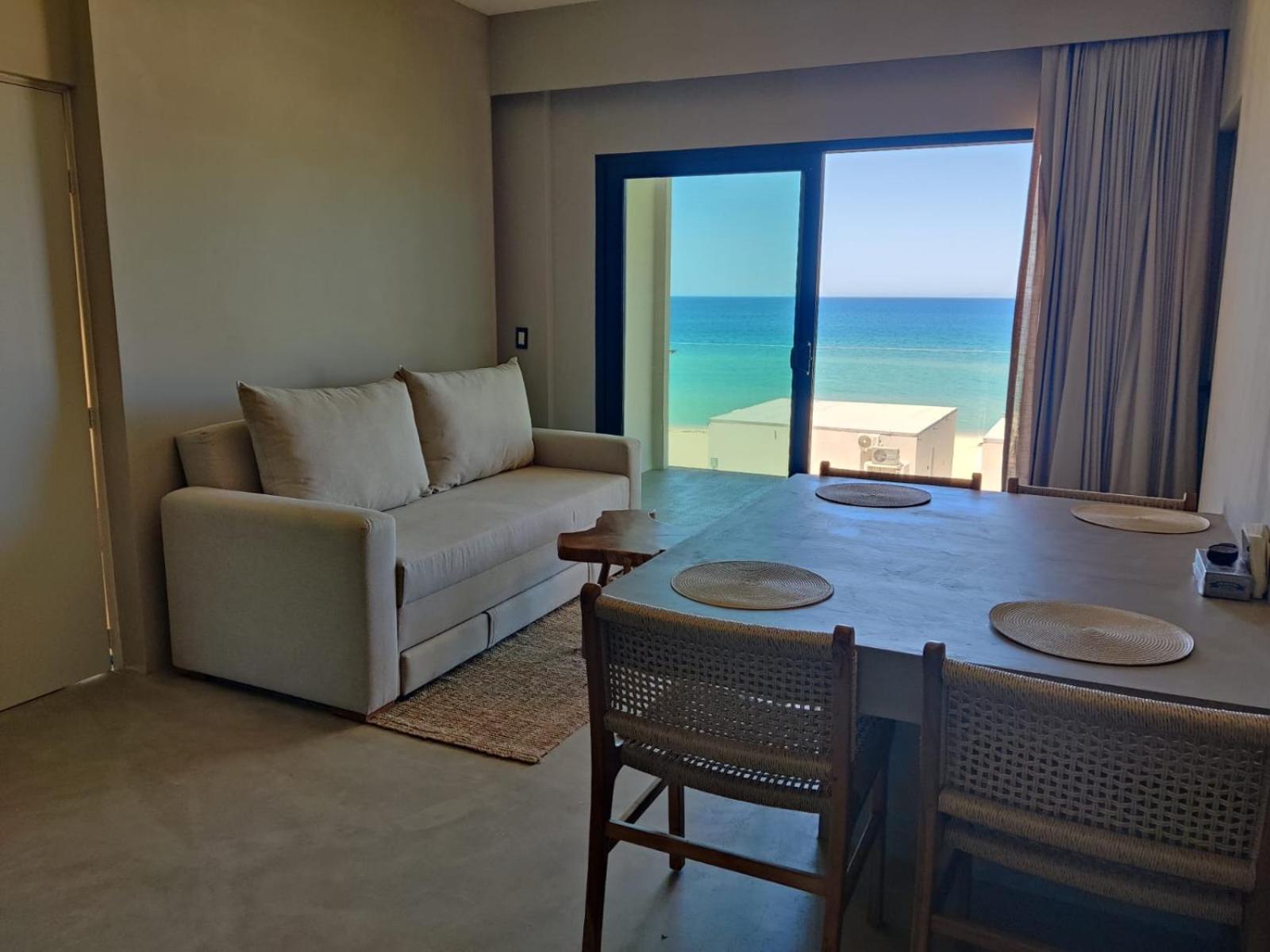 Beachfront With Jacuzzi Bahia Turquesa