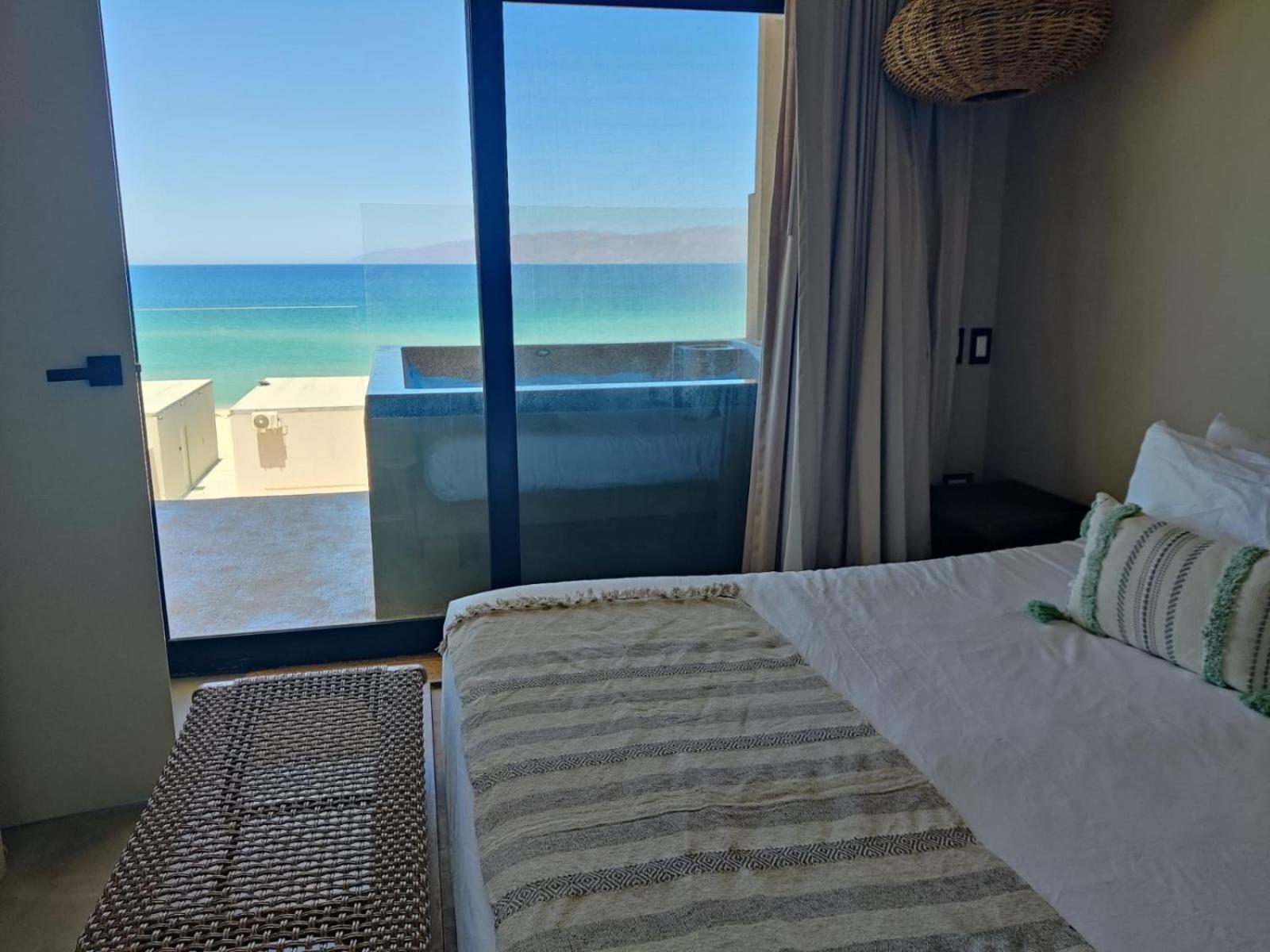 Beachfront With Jacuzzi Bahia Turquesa