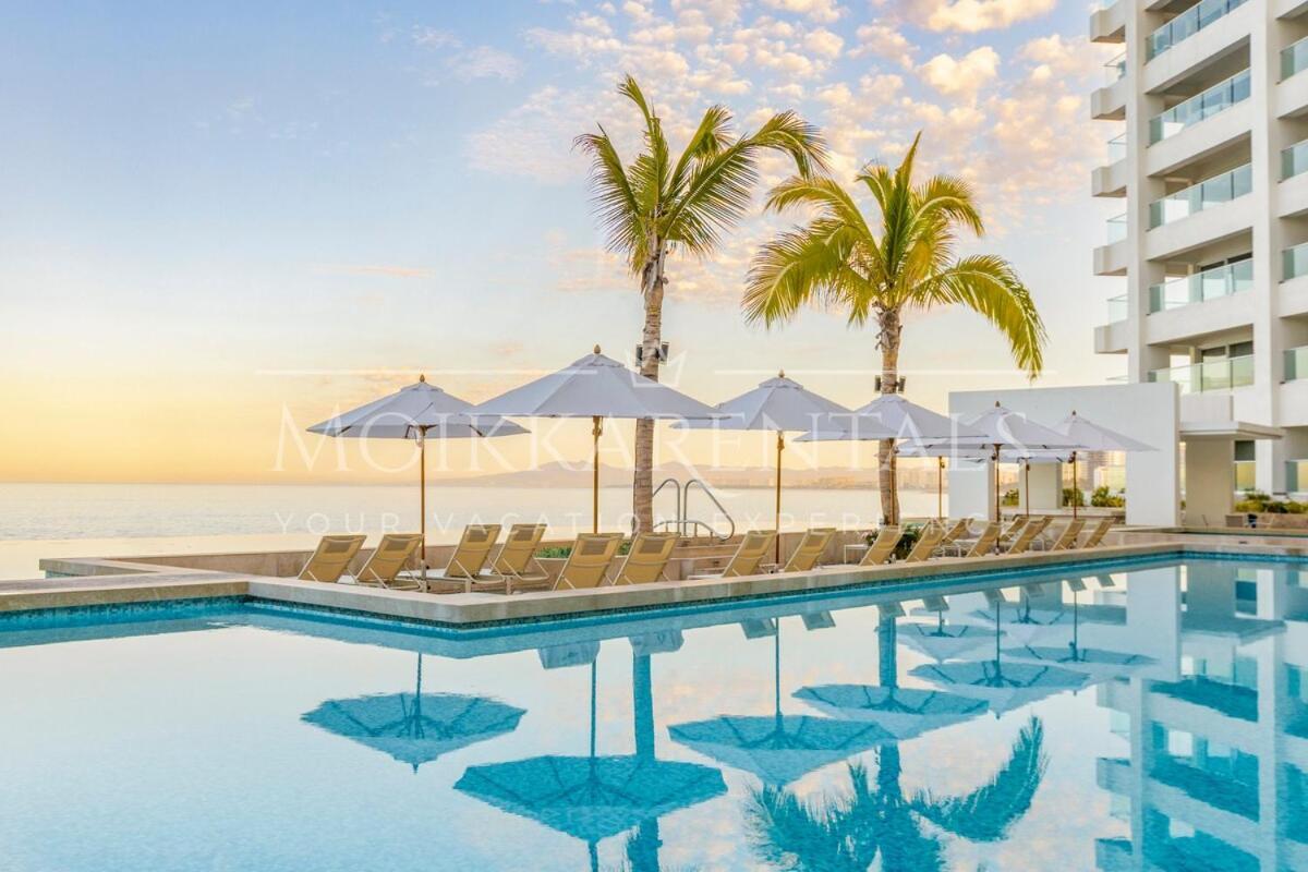 Stunning View Oceanfront Apartment