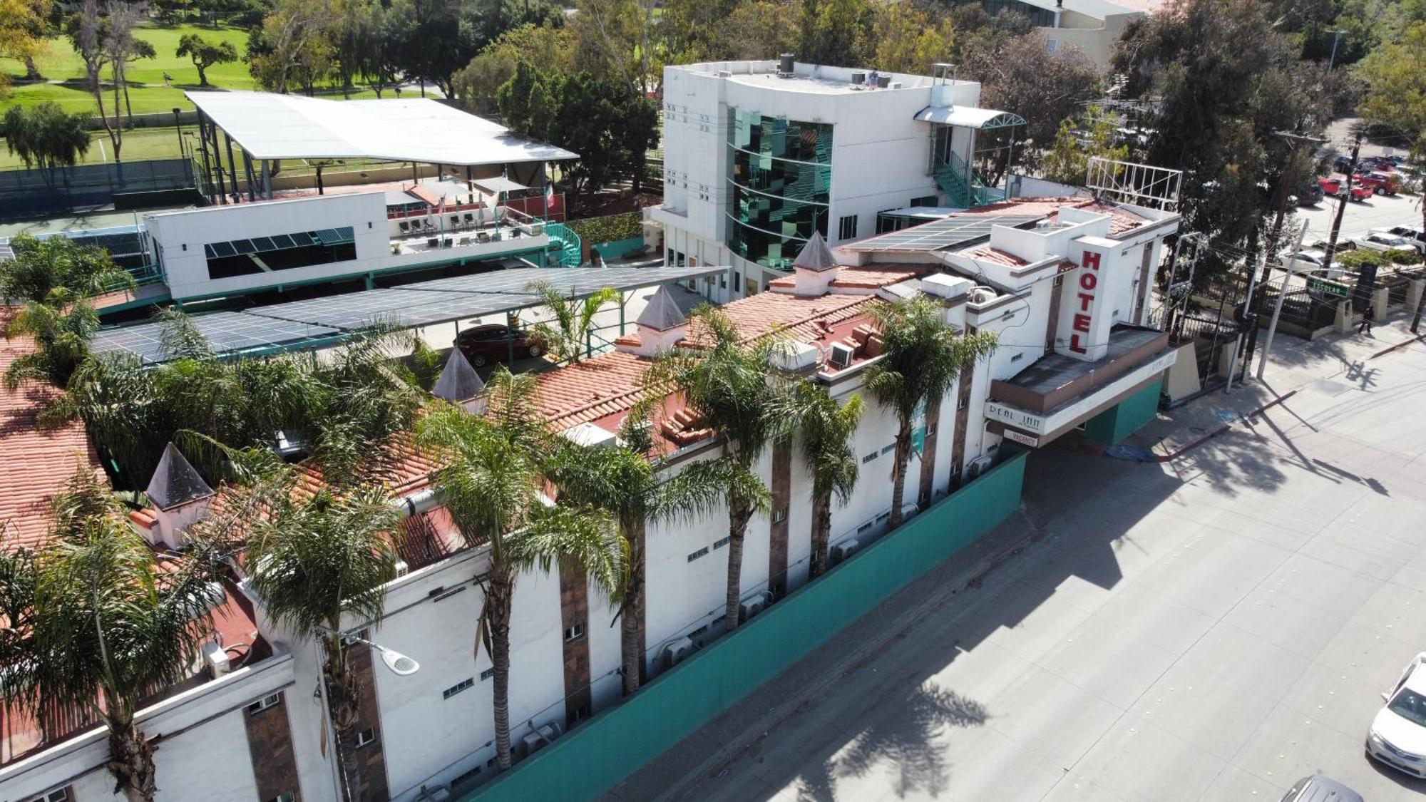 Real De 3* Tijuana