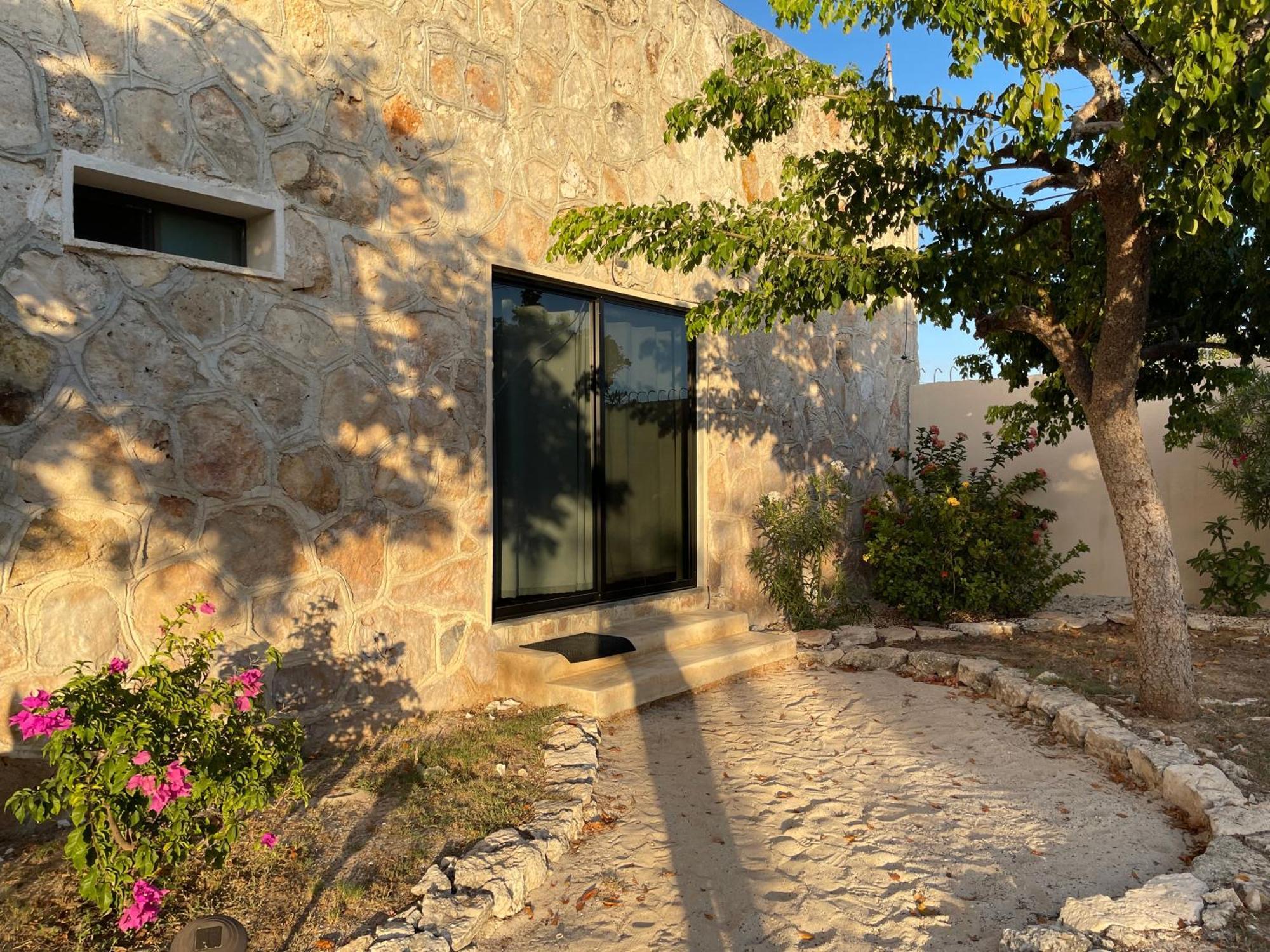 Bremar 85 Private Place - Adults Only Homestay *
