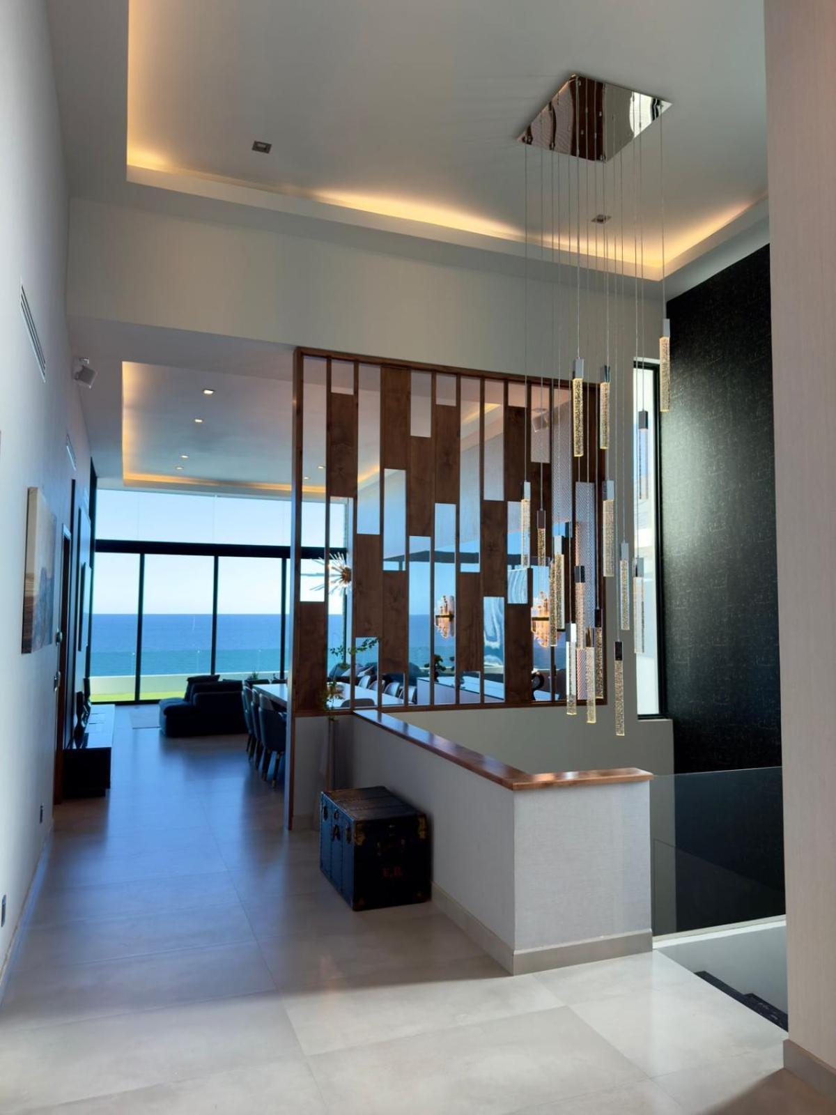 Shangri-la Luxury Mansion, Heated Pool Villa *