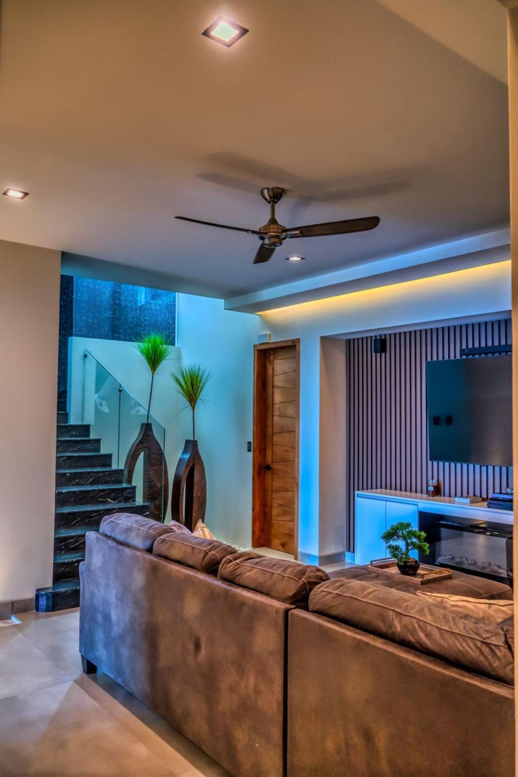 Villa Shangri-la Luxury Mansion, Heated Pool *