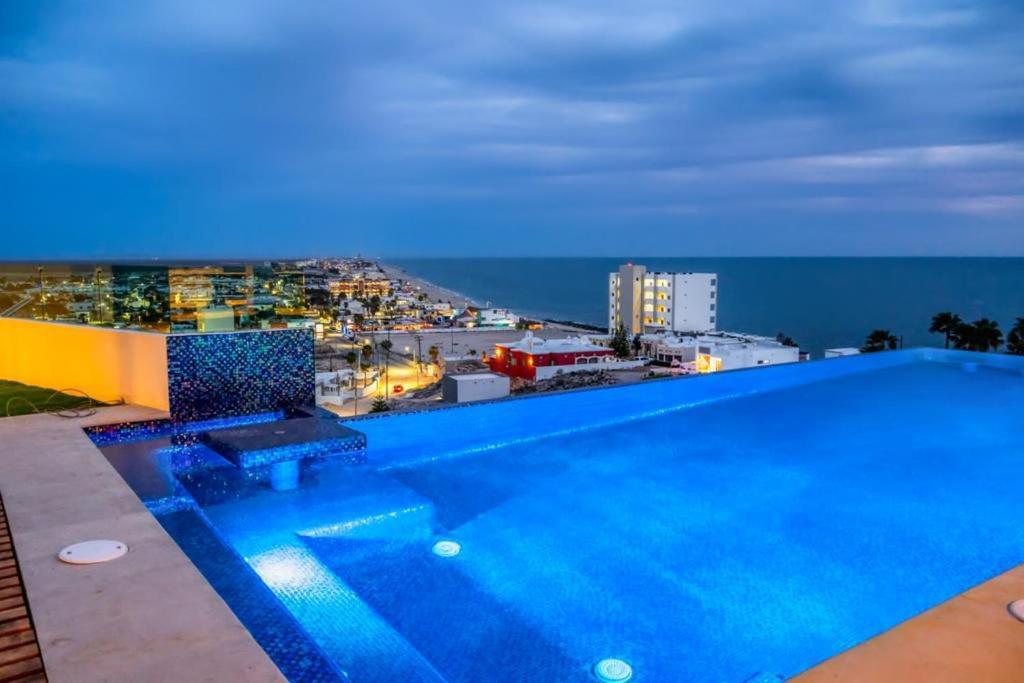 Villa Shangri-la Luxury Mansion, Heated Pool *