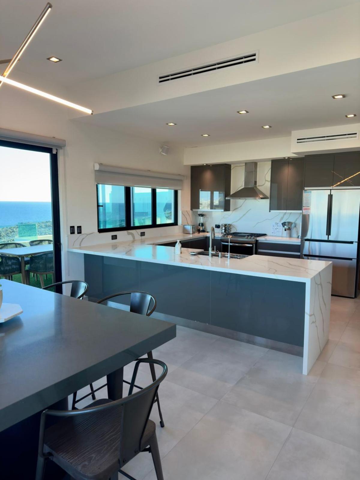 Shangri-la Luxury Mansion, Heated Pool Villa