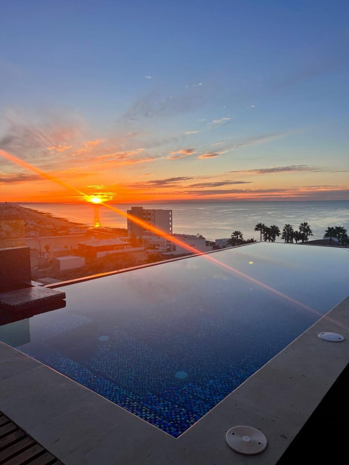 Shangri-la Luxury Mansion, Heated Pool Villa Puerto Penasco