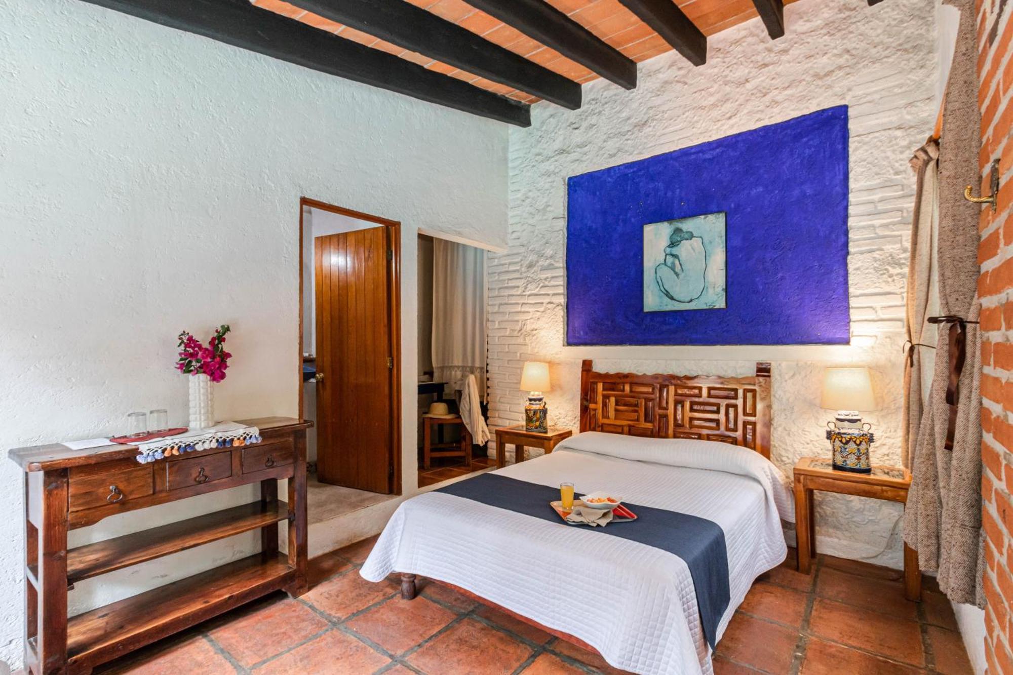 La Del Valle (adults Only)