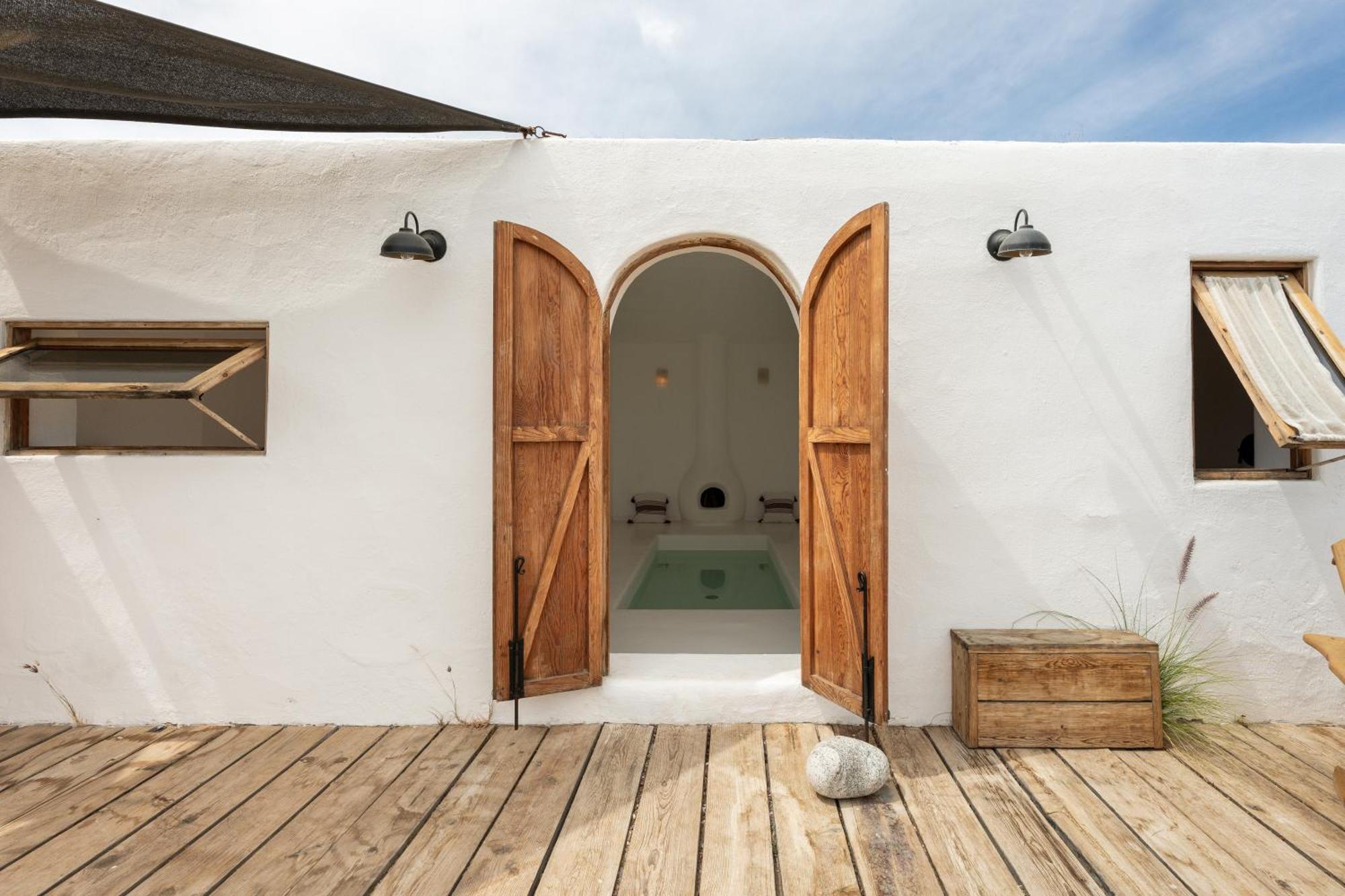 Nest Baja Hotel
